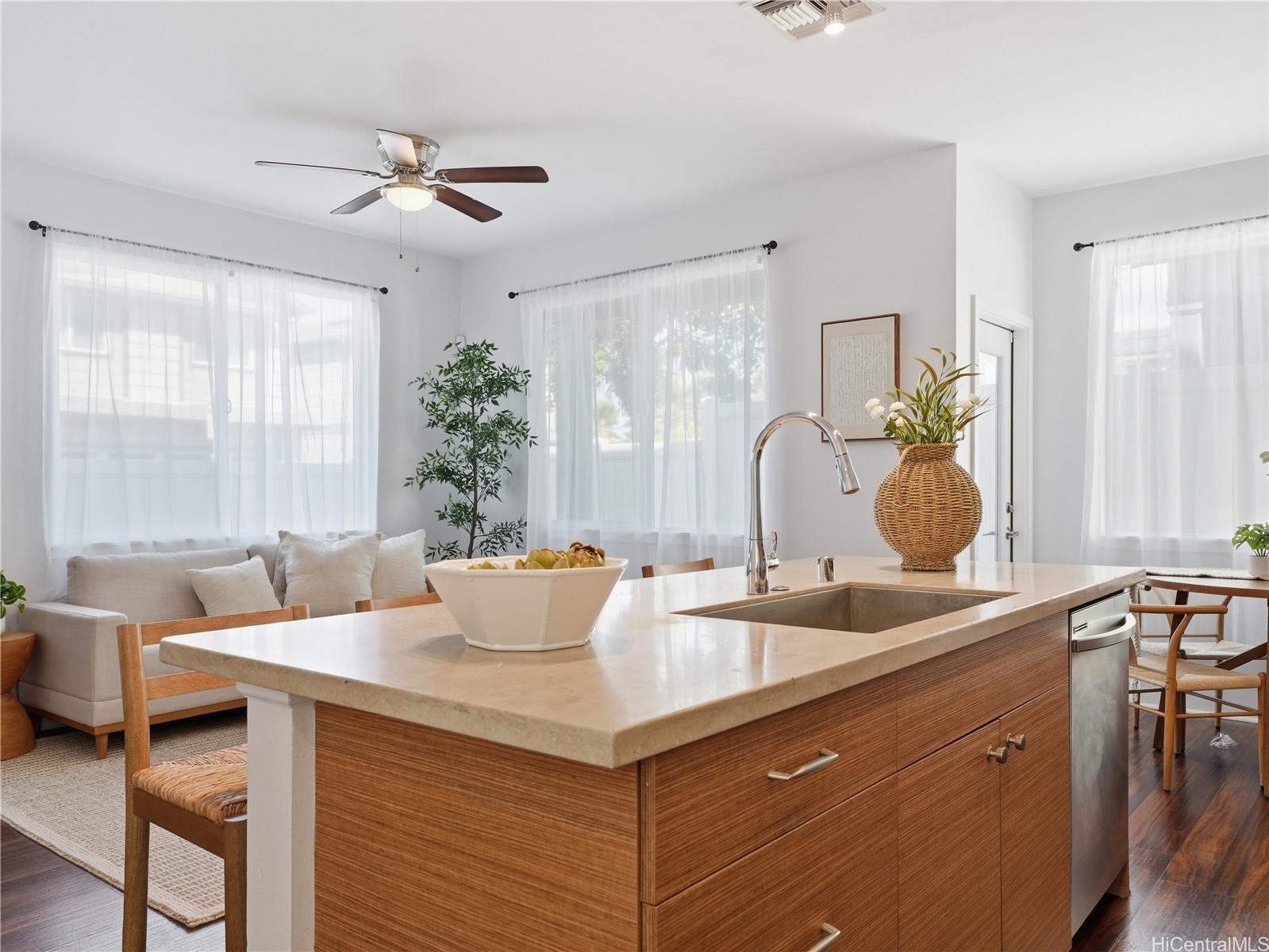 91-1160  Kamakana Street Ewa Gen-seabridge, Ewaplain home - photo 4 of 25