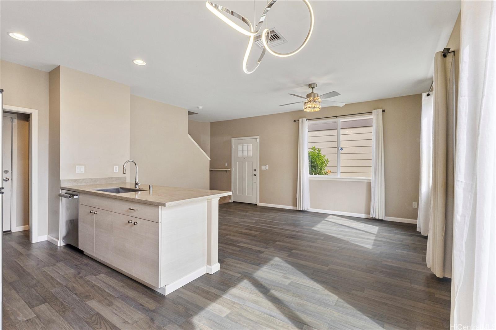 91-1160  Kamakana Street Ewa Gen-seabridge, Ewaplain home - photo 4 of 25