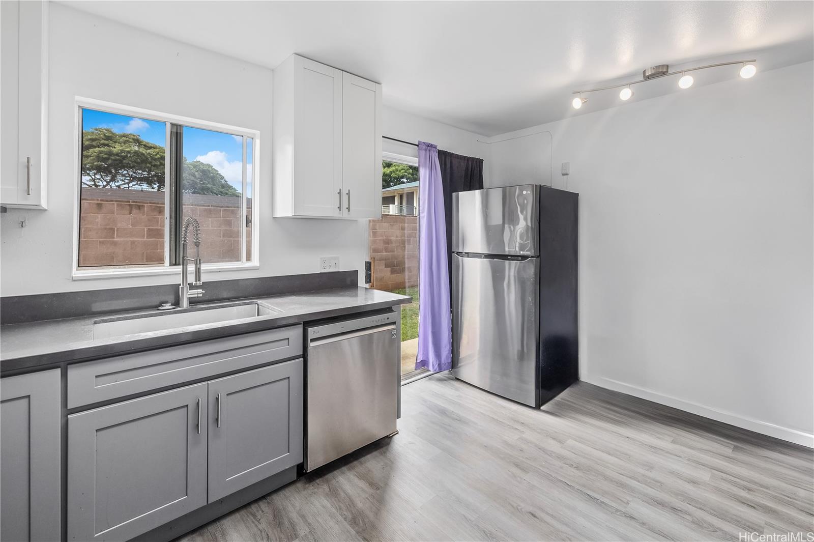 Villages of Kapolei townhouse # 13C, Kapolei, Hawaii - photo 4 of 20