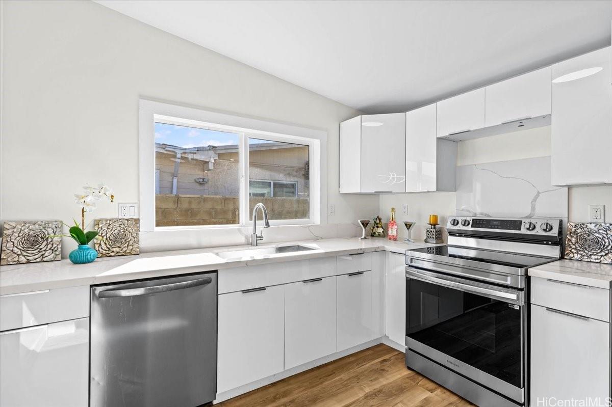 91-1180  Hanaloa Street Ewa Beach, Ewaplain home - photo 6 of 25