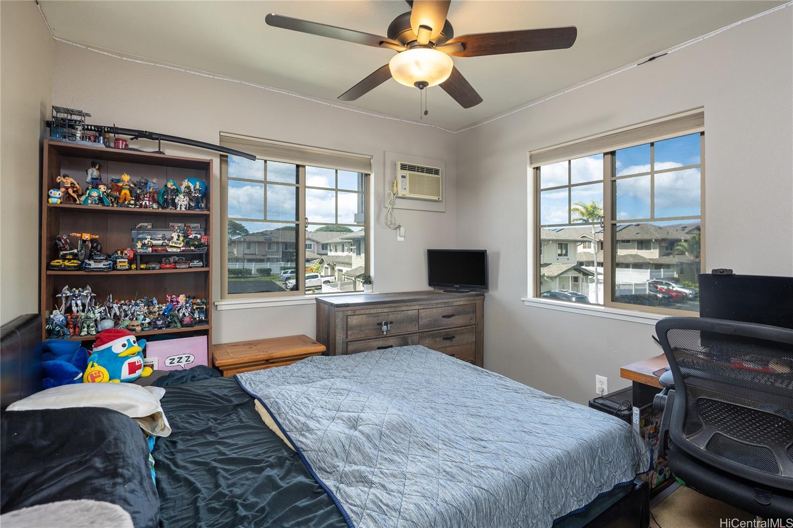 Villages of Kapolei townhouse # 1607, Kapolei, Hawaii - photo 11 of 19