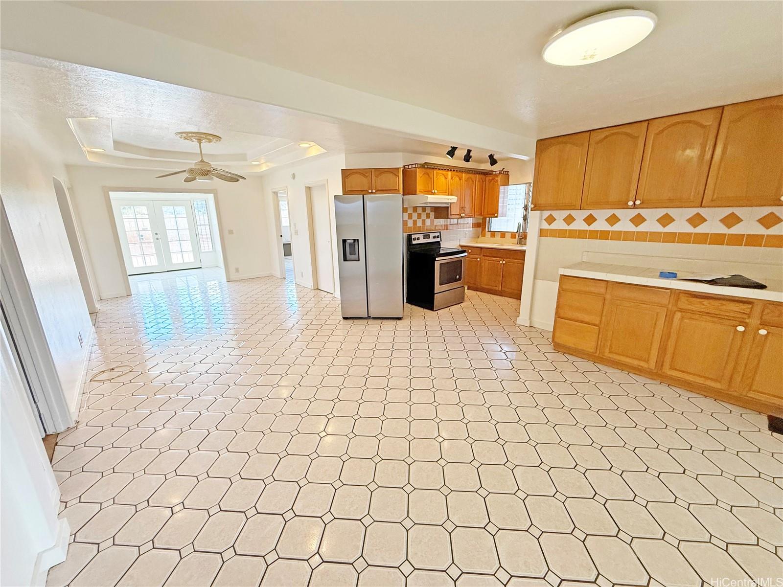 91-1206  Hanaloa Street Ewa Beach, Ewaplain home - photo 4 of 23