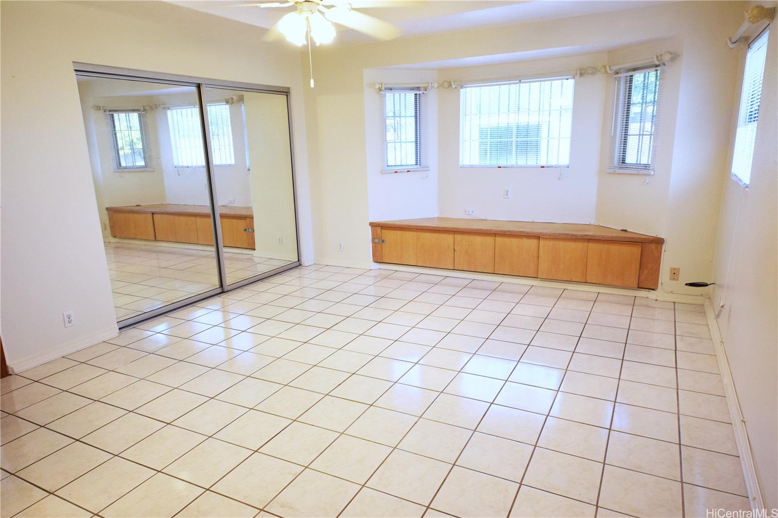 91-1206  Hanaloa Street Ewa Beach, Ewaplain home - photo 6 of 23