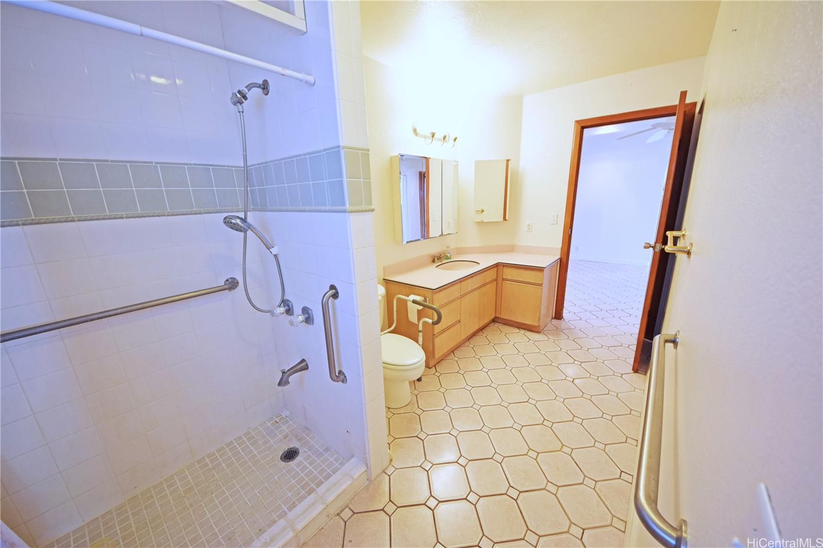 91-1206  Hanaloa Street Ewa Beach, Ewaplain home - photo 10 of 23