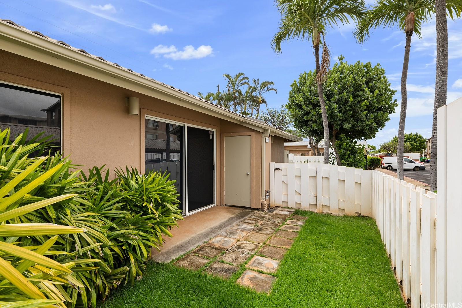 Ewa by Gentry townhouse # 11F, Ewa Beach, Hawaii - photo 2 of 24