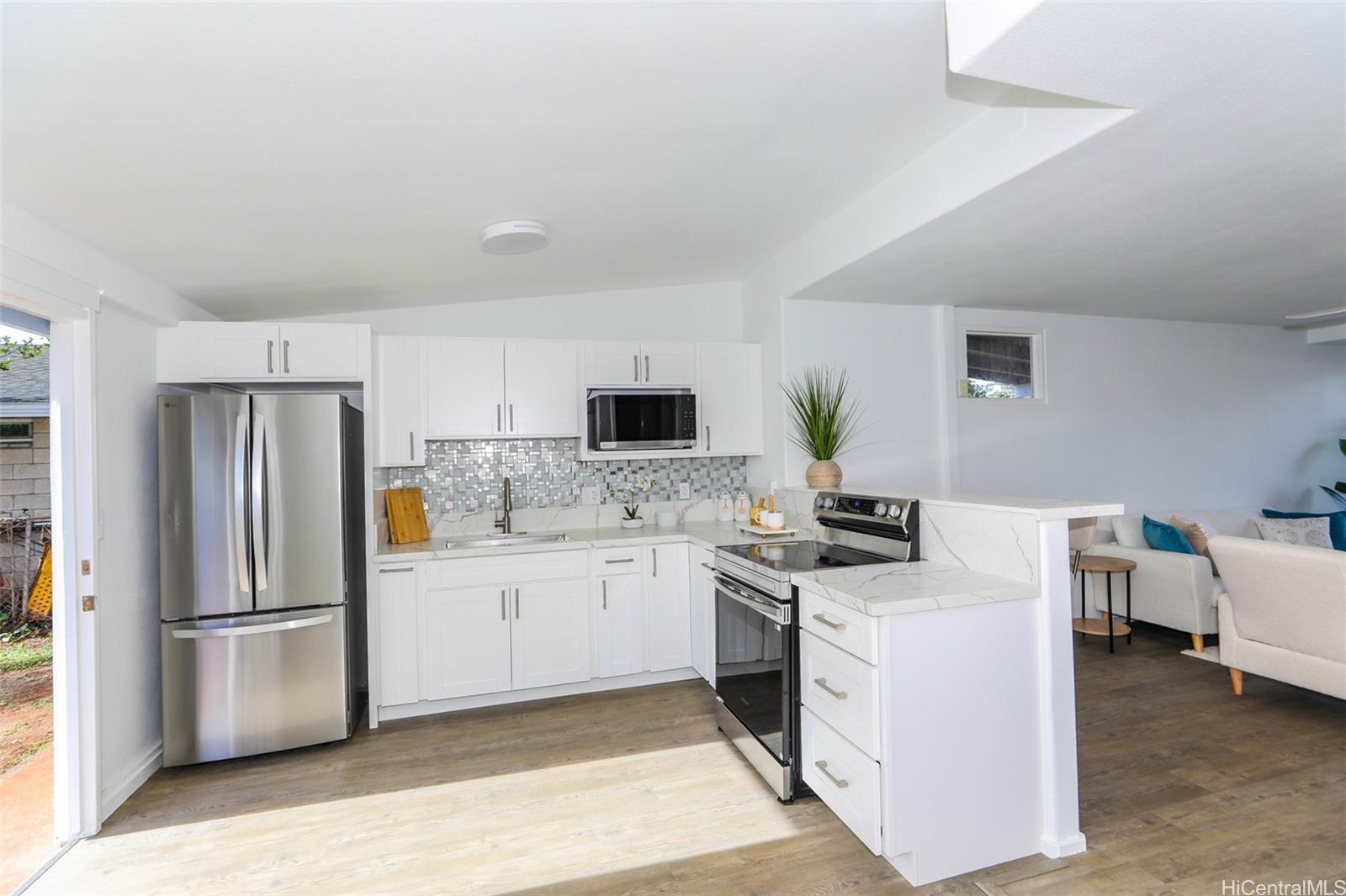 91-1215  Hanaloa Street Ewa Beach, Ewaplain home - photo 12 of 25