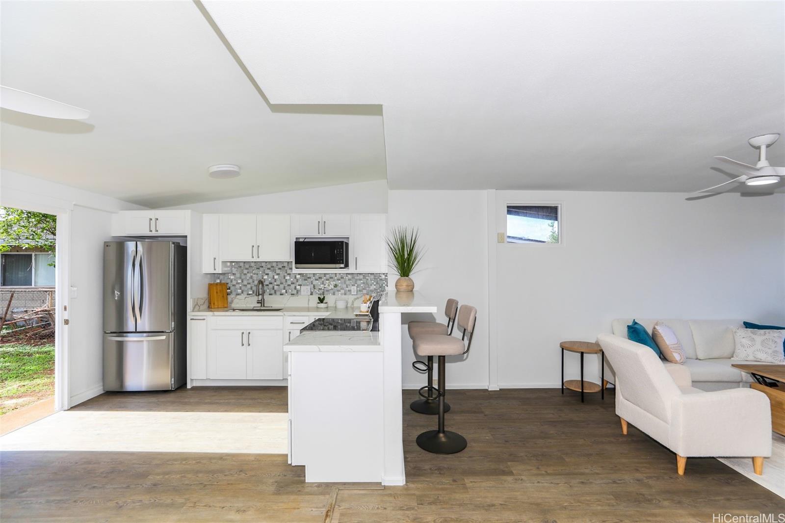 91-1215  Hanaloa Street Ewa Beach, Ewaplain home - photo 7 of 25