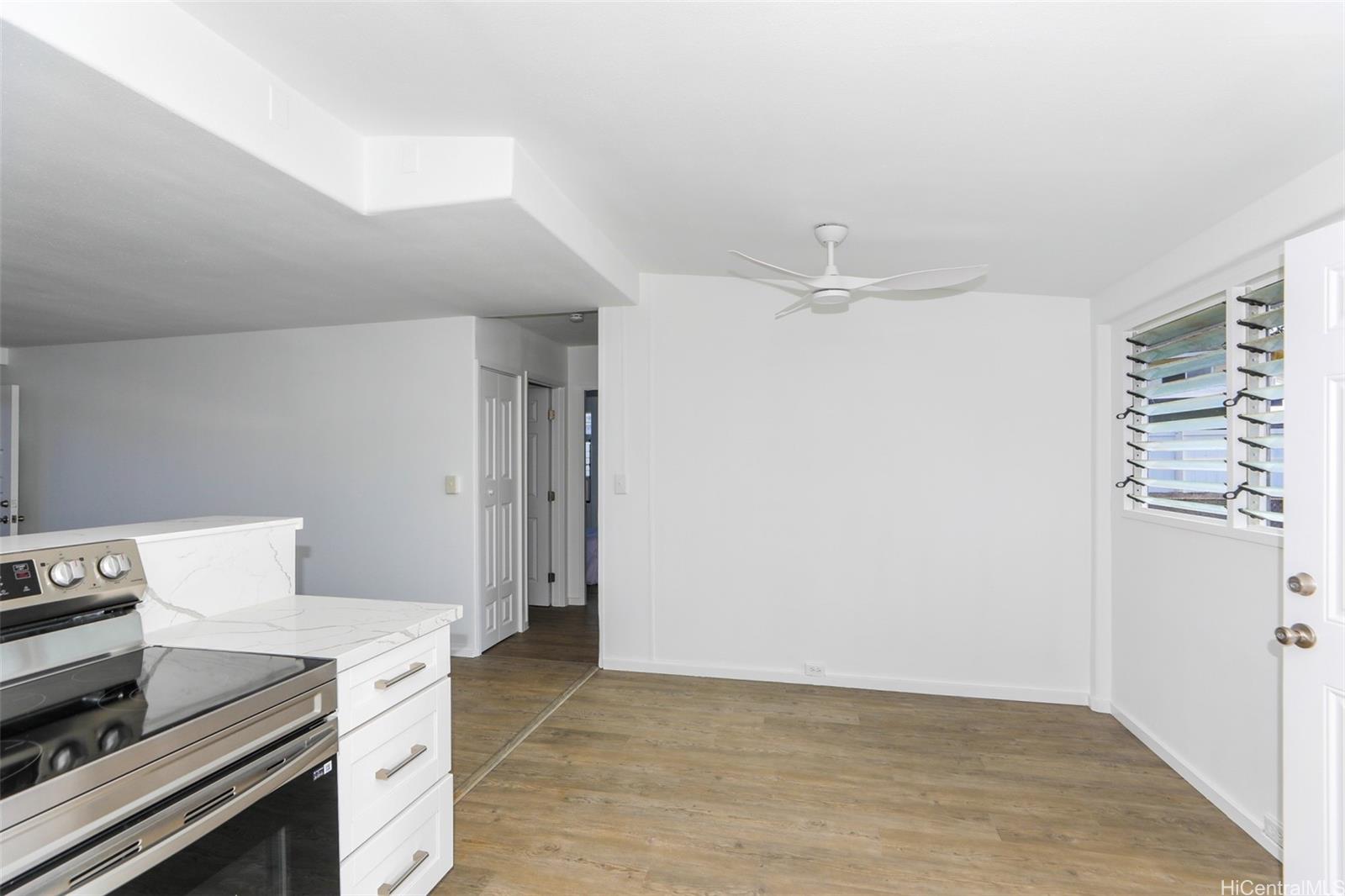 91-1215  Hanaloa Street Ewa Beach, Ewaplain home - photo 10 of 25