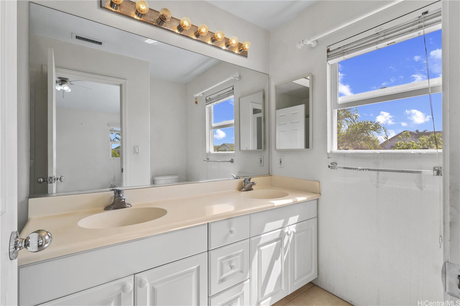 91-1220  Kaiopua Street Ocean Pointe, Ewaplain home - photo 10 of 19