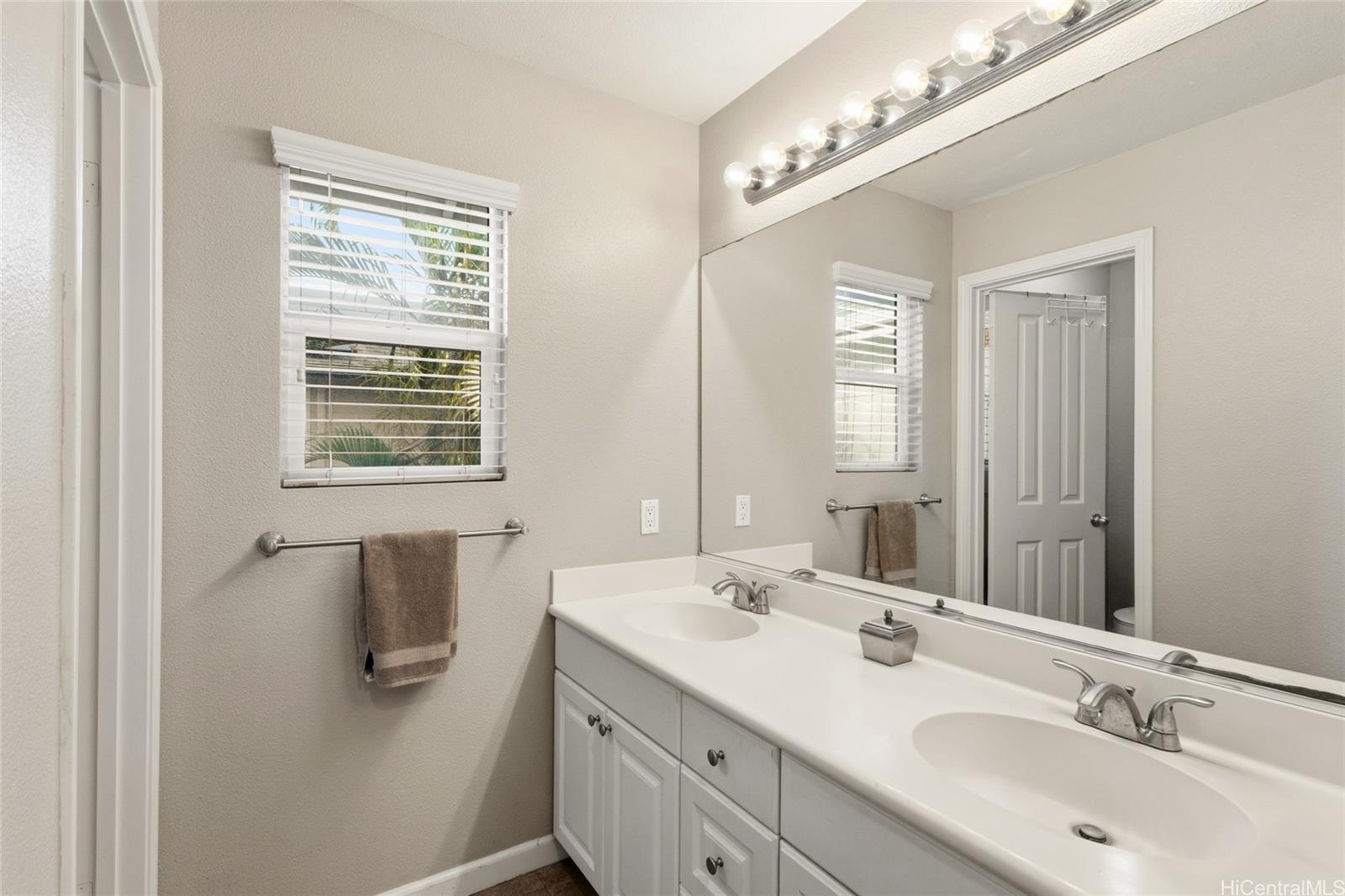 91-1227  Kaileolea Dr Ocean Pointe, Ewaplain home - photo 15 of 25