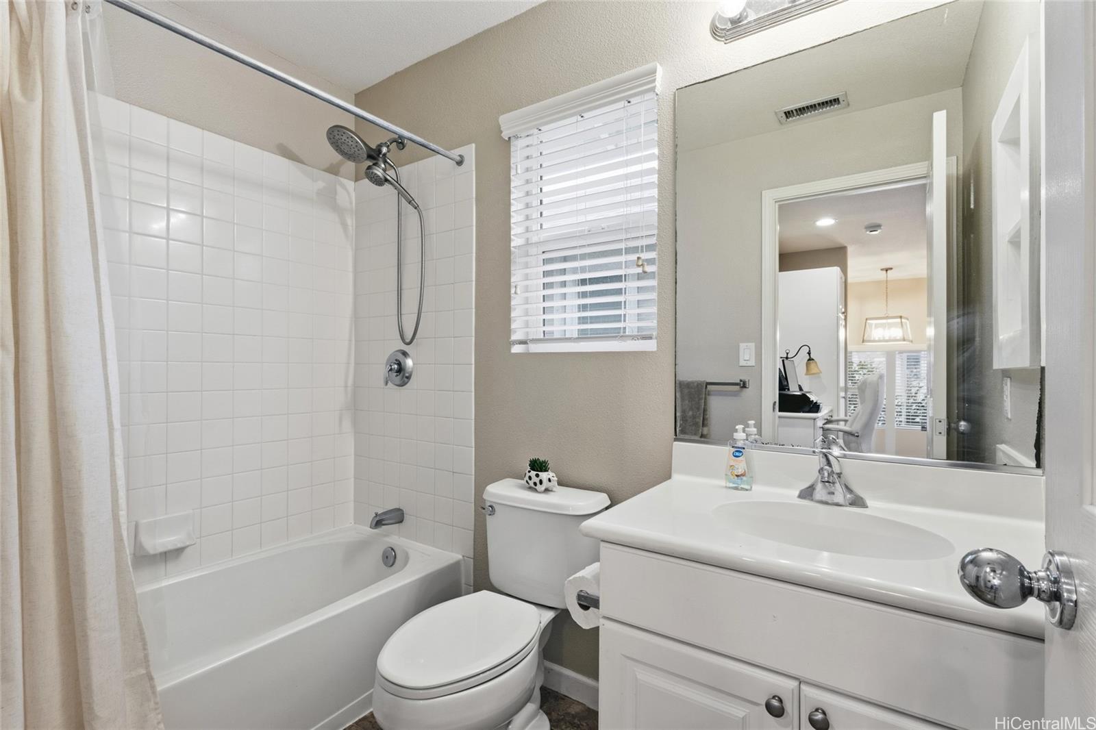 91-1227  Kaileolea Dr Ocean Pointe, Ewaplain home - photo 17 of 25