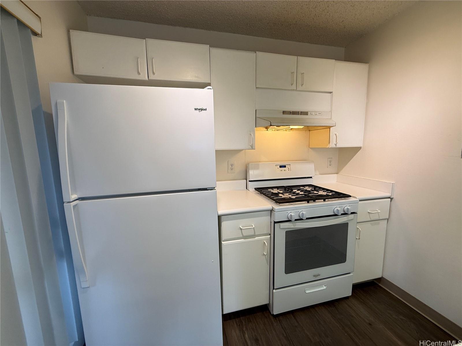 91-1345 Puamaeole St Ewa Beach - Rental - photo 2 of 21