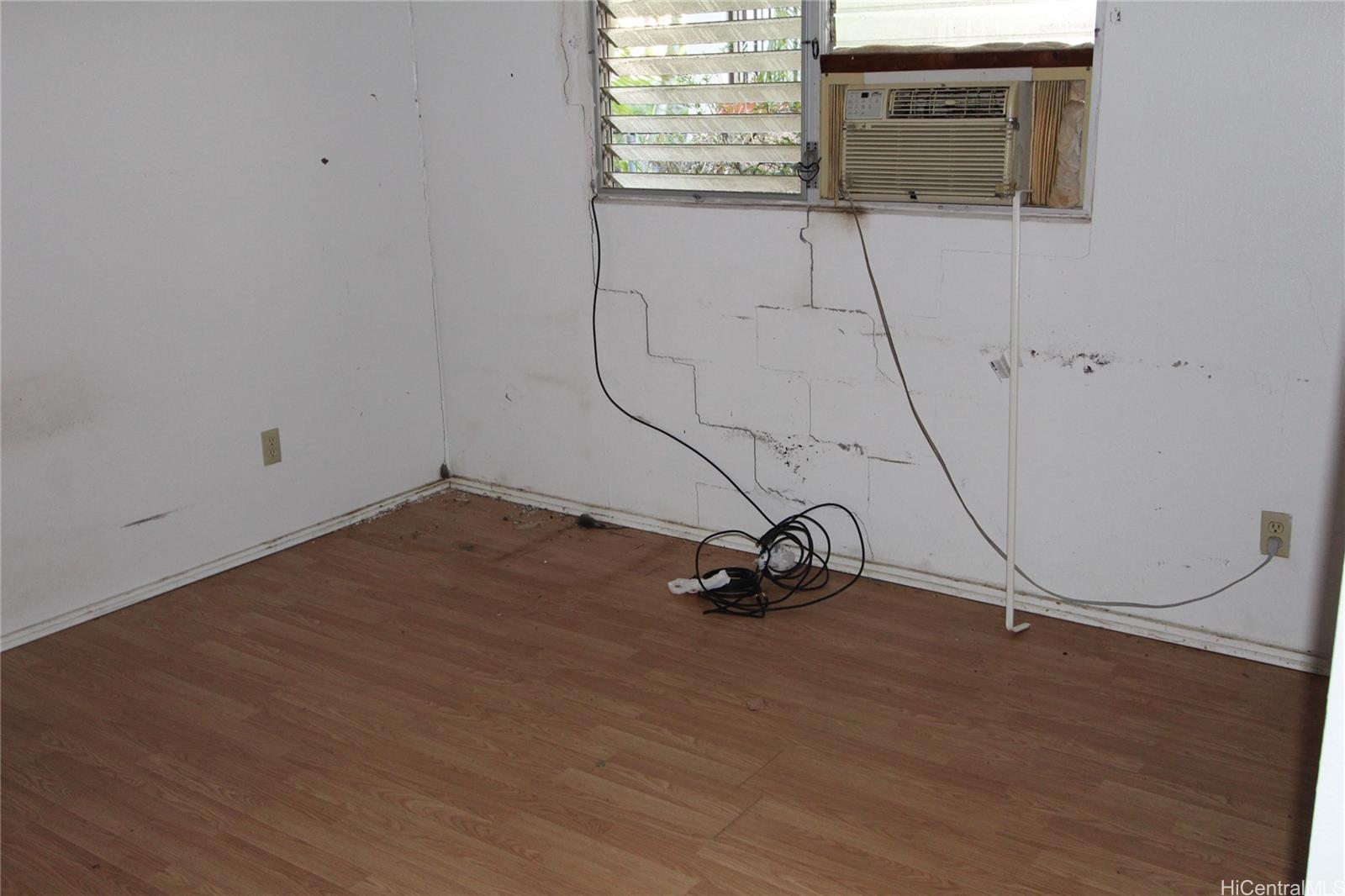 91-1353  Hoopio Street Ewa Villages, Ewaplain home - photo 4 of 8