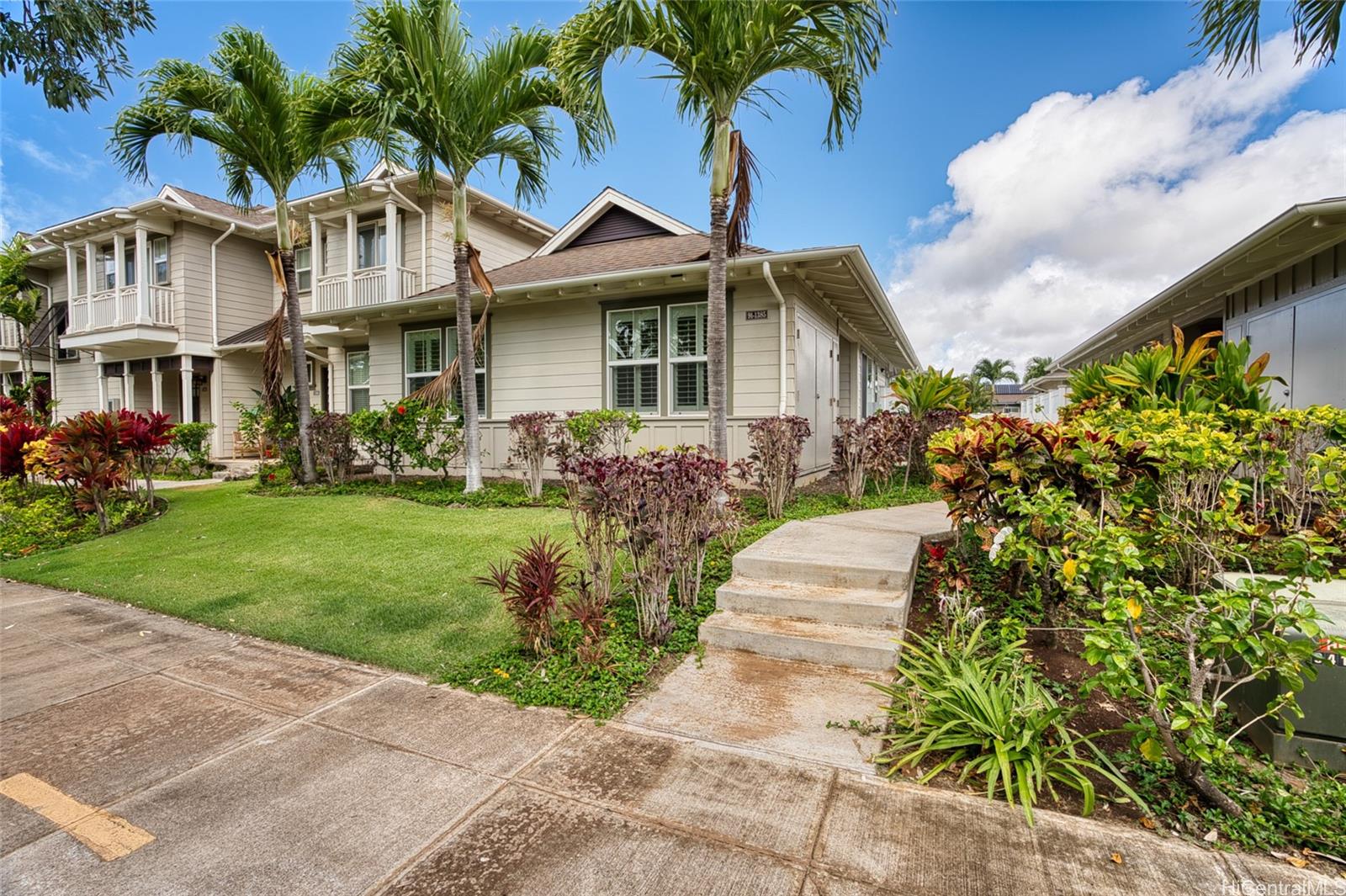 91-1385 Kaiokia Street townhouse # 2206, Ewa Beach, Hawaii - photo 3 of 24