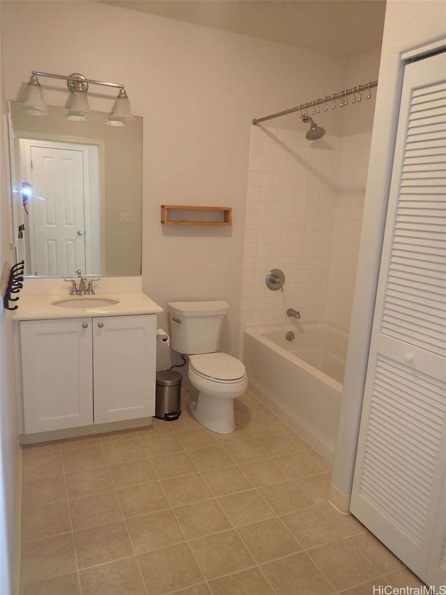 Ka Makana at Hoakalei condo # 2406, Ewa Beach, Hawaii - photo 5 of 7