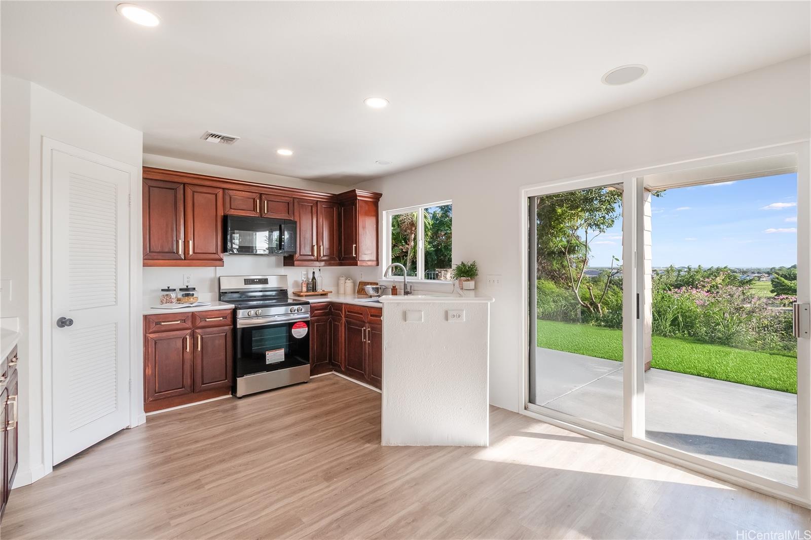 91-1389  Wahane Street Kapolei Knolls, Ewaplain home - photo 5 of 25