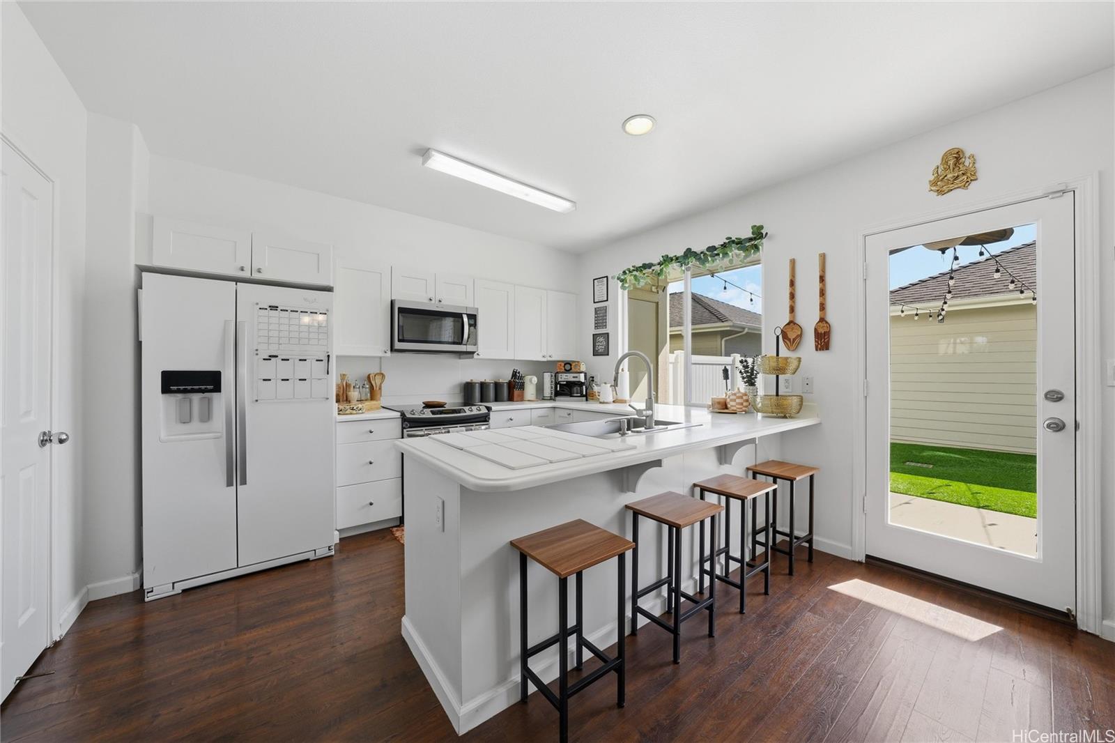 Ka Makana townhouse # 2104, Ewa Beach, Hawaii - photo 2 of 24