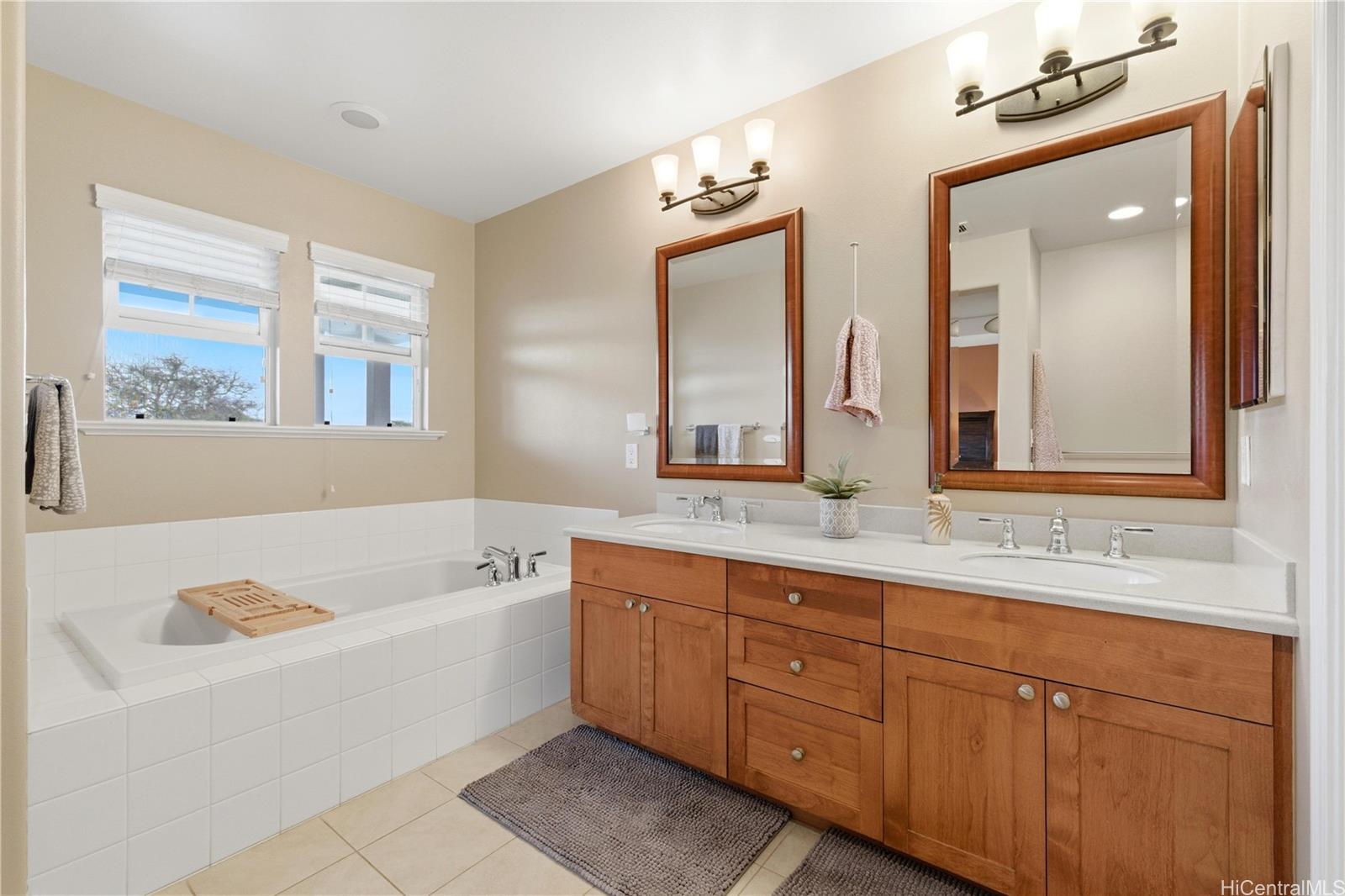 91-1422  Kaileolea Drive Hoakalei-kuapapa, Ewaplain home - photo 16 of 25