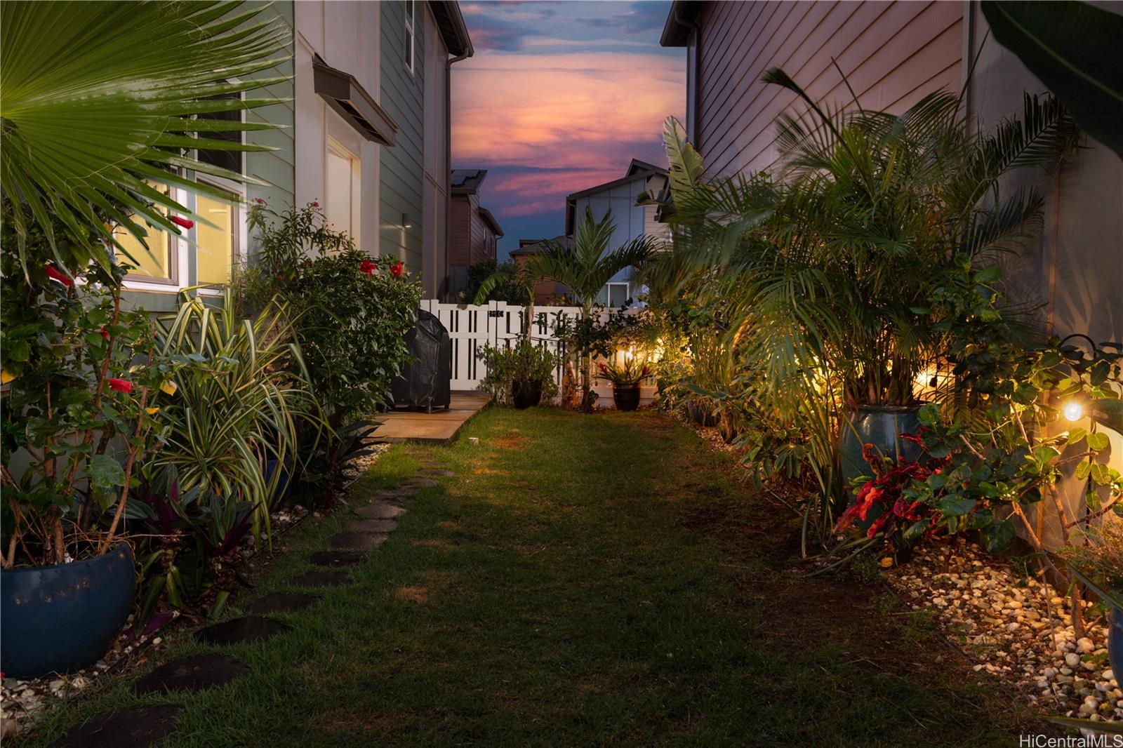 91-1640  Honouliuli St Hoopili-mamaka, Ewaplain home - photo 3 of 25