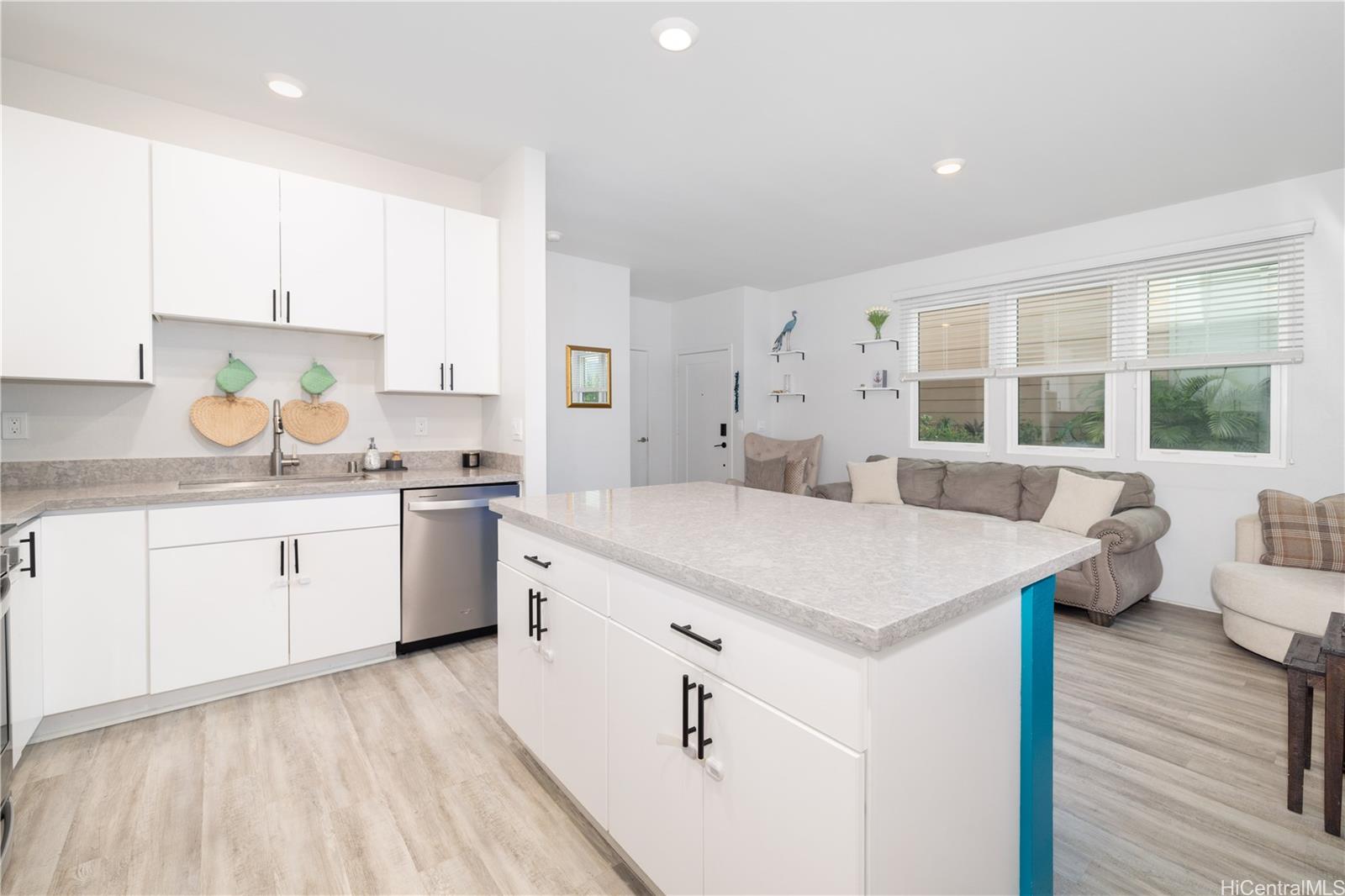 91-1640  Honouliuli St Hoopili-mamaka, Ewaplain home - photo 4 of 25