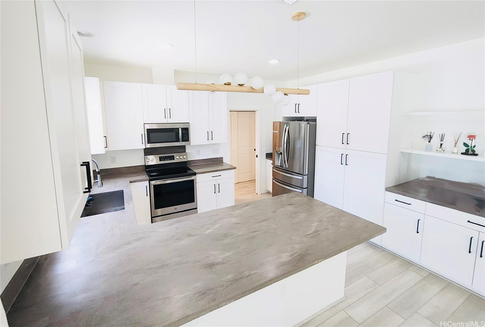 91-1879  Olali Street Ewa Gen Makamae, Ewaplain home - photo 2 of 19