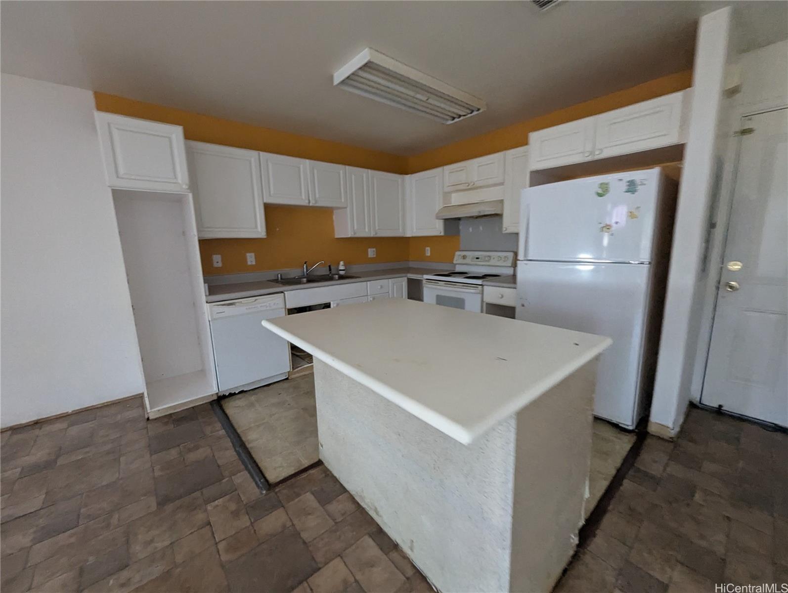 Oceanpointe townhouse # 4102, Ewa Beach, Hawaii - photo 3 of 13