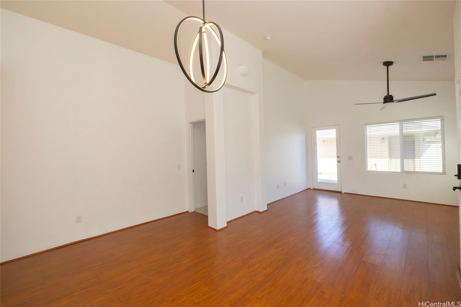 91-2034 Kaioli Street townhouse # 6106, Ewa Beach, Hawaii - photo 4 of 25