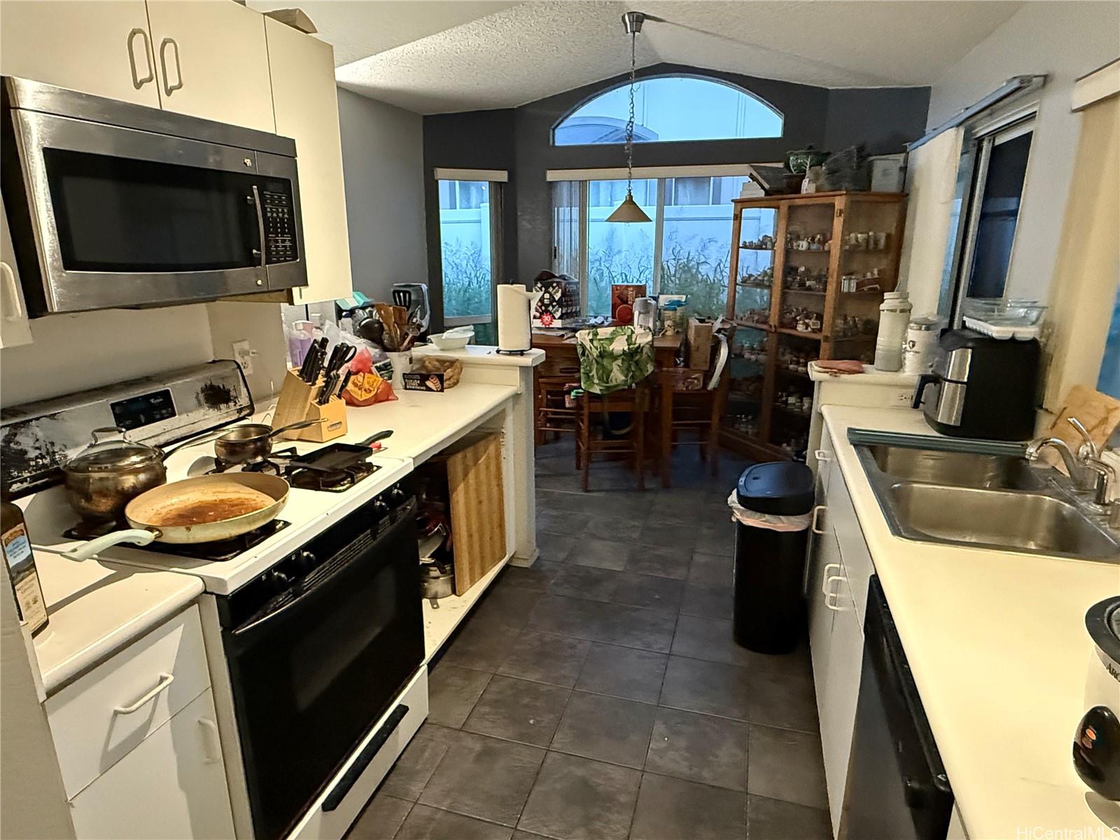 91-2061  Laakona Place Ewa Gen Sun Terra, Ewaplain home - photo 5 of 8