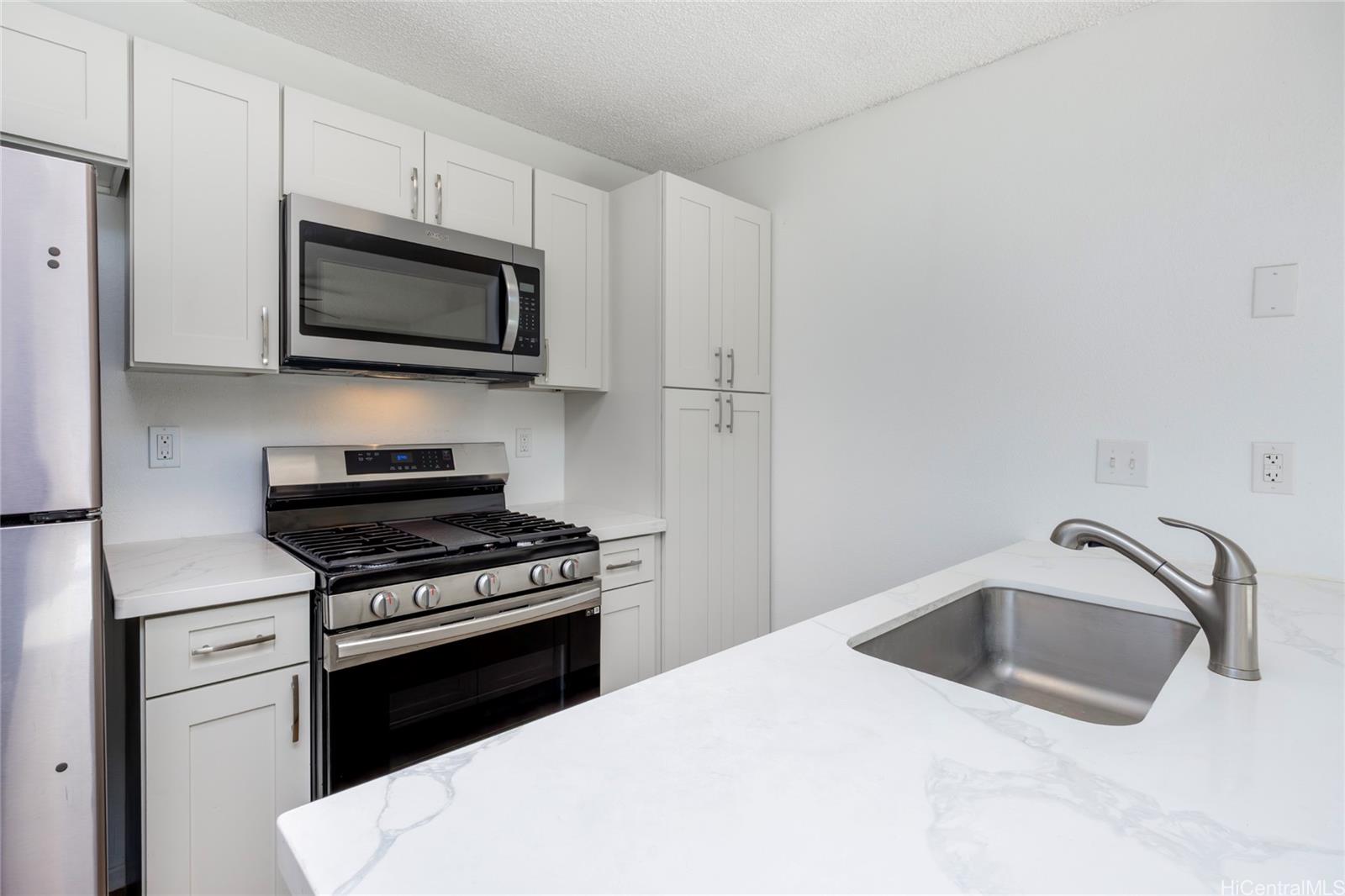 91-207 Hanapouli Cir Ewa Beach - Rental - photo 3 of 16