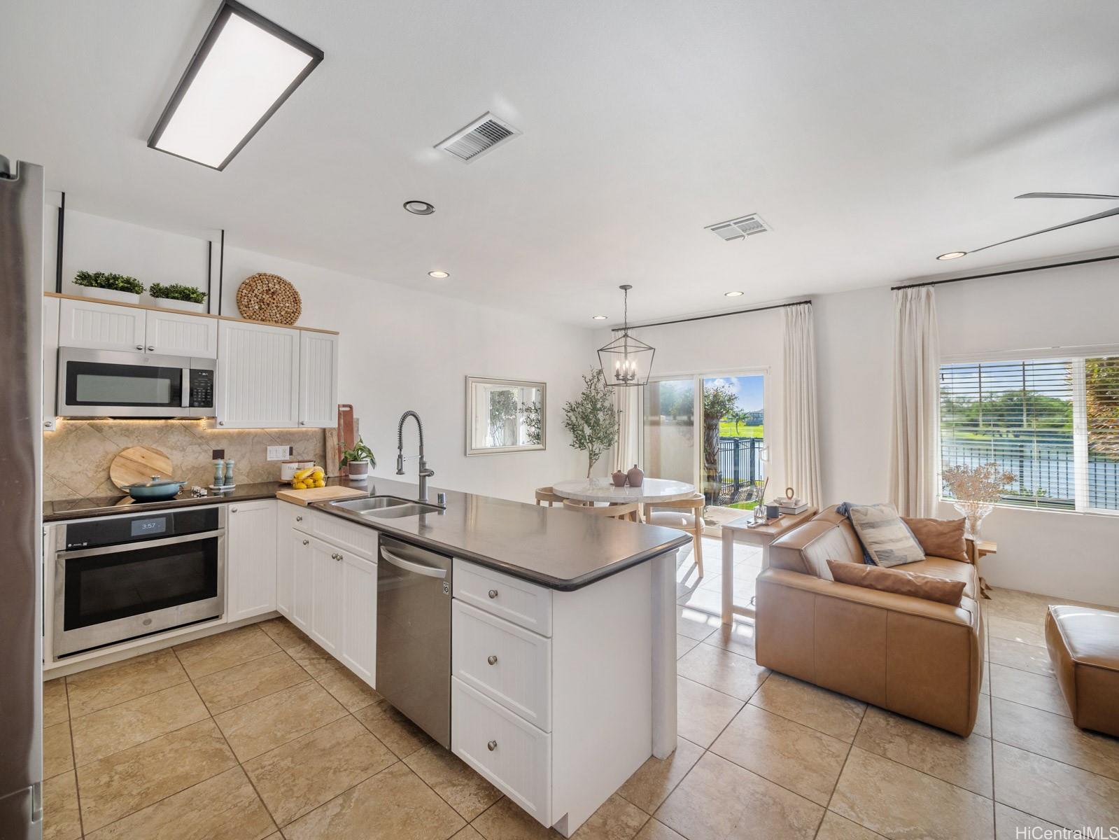 OPCA townhouse # 1103, Ewa Beach, Hawaii - photo 5 of 25