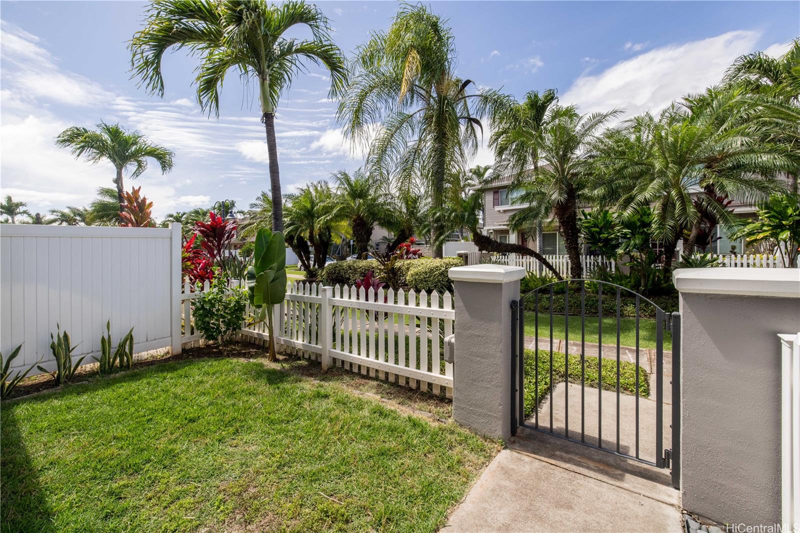 91-2093 Kaioli Street townhouse # 1702, Ewa Beach, Hawaii - photo 21 of 25