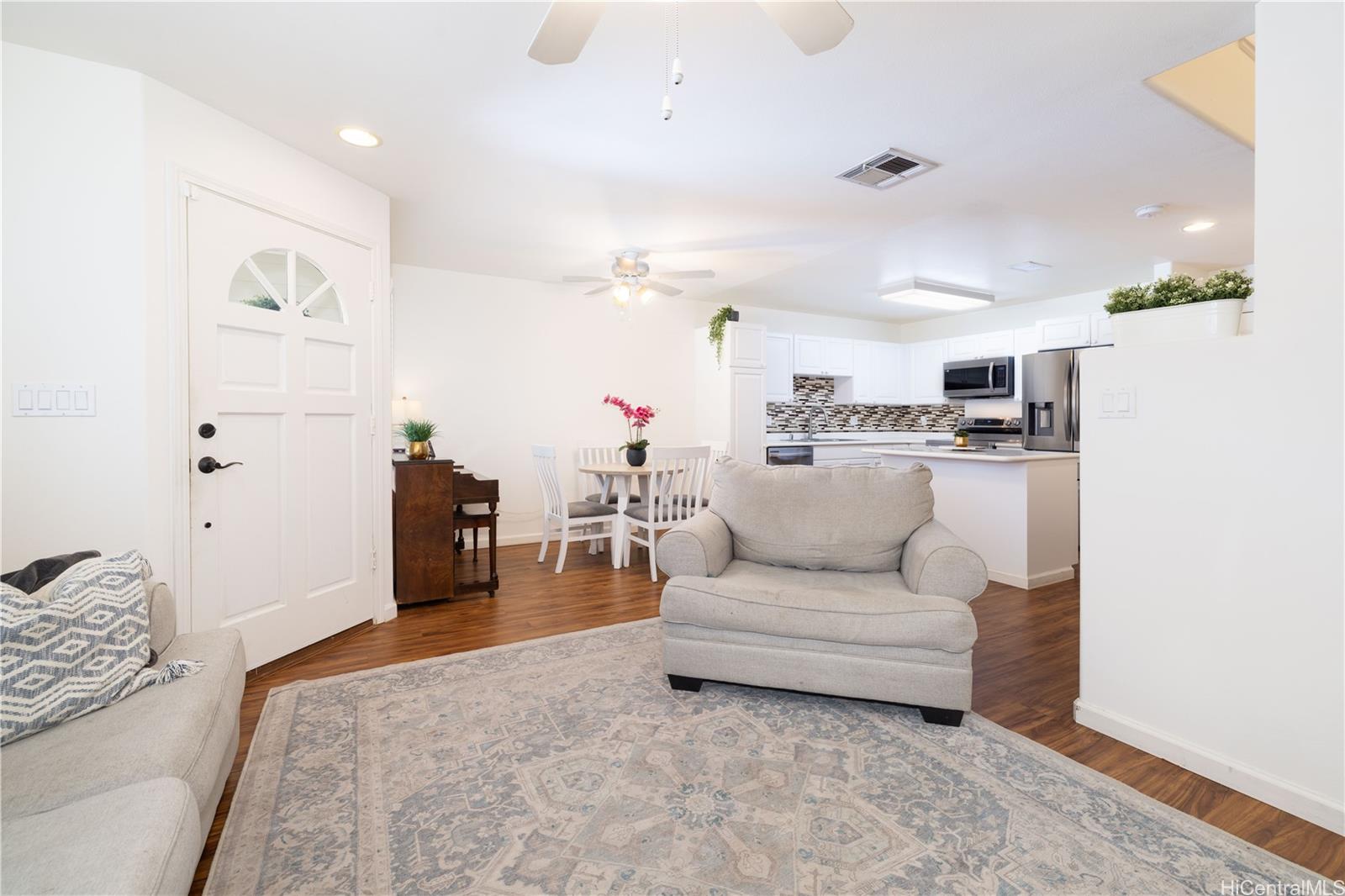 91-2093 Kaioli Street townhouse # 1702, Ewa Beach, Hawaii - photo 4 of 25