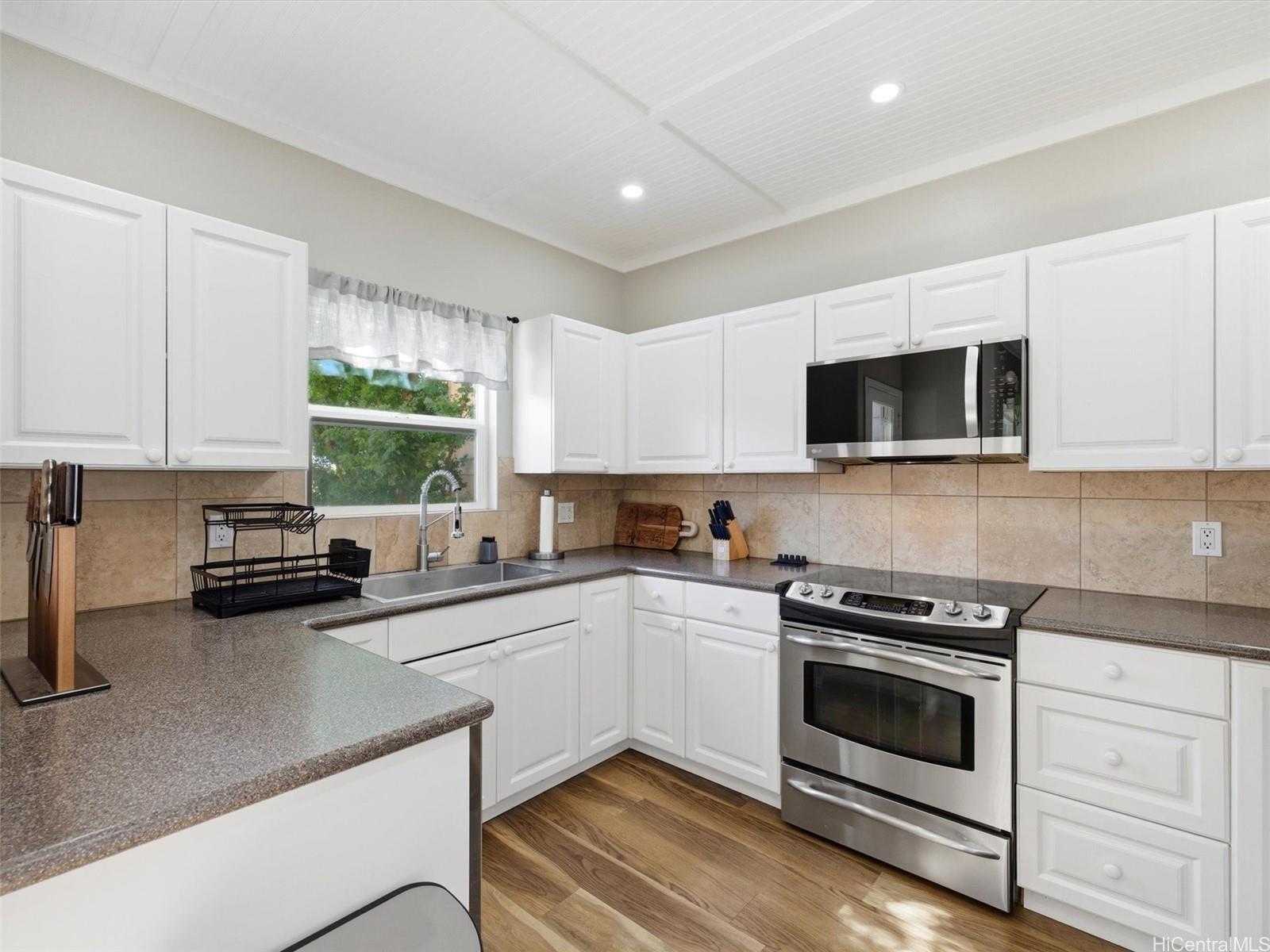 91-2111 Kaioli Street townhouse # 2402, Ewa Beach, Hawaii - photo 5 of 23