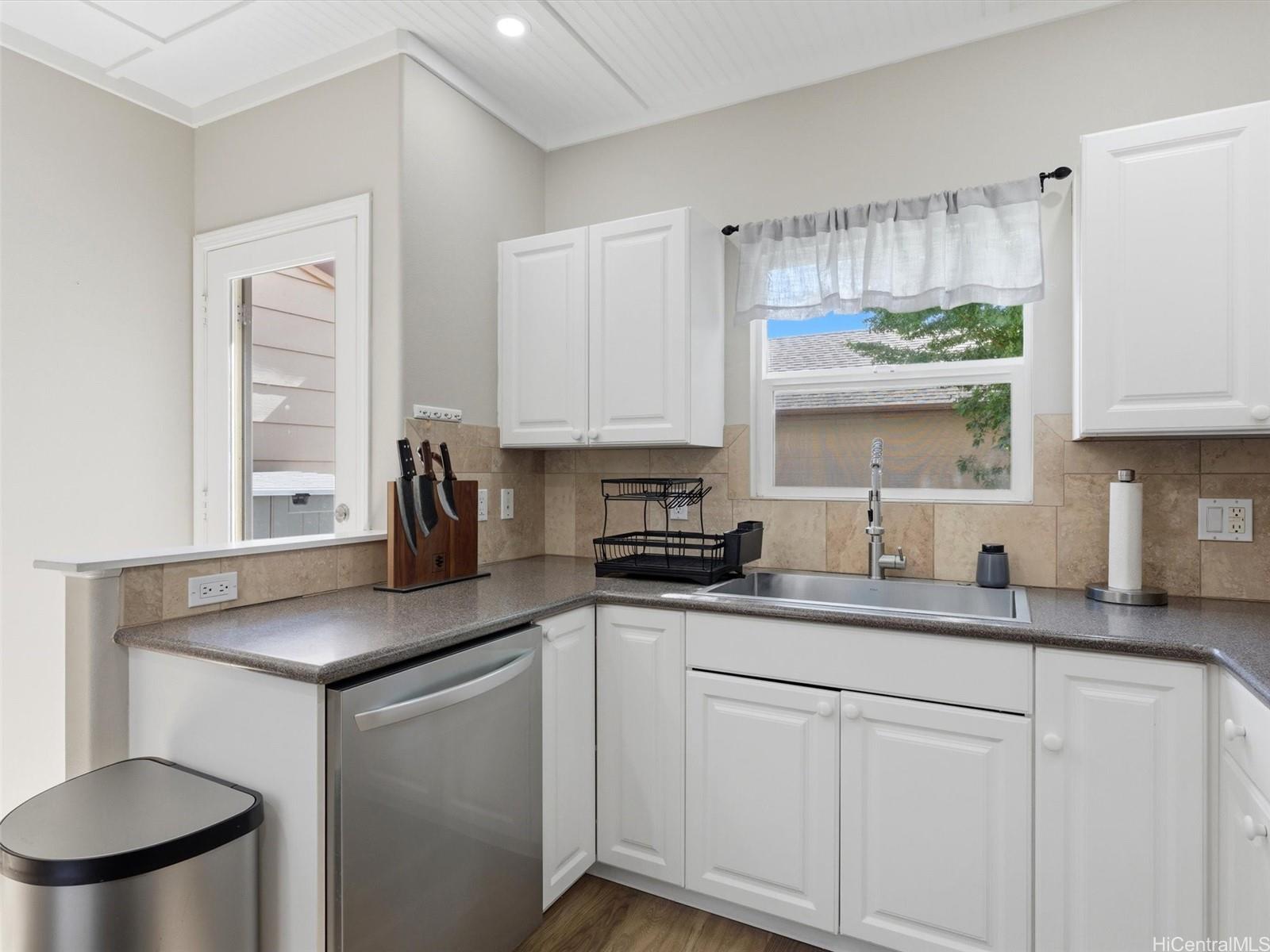 91-2111 Kaioli Street townhouse # 2402, Ewa Beach, Hawaii - photo 6 of 23