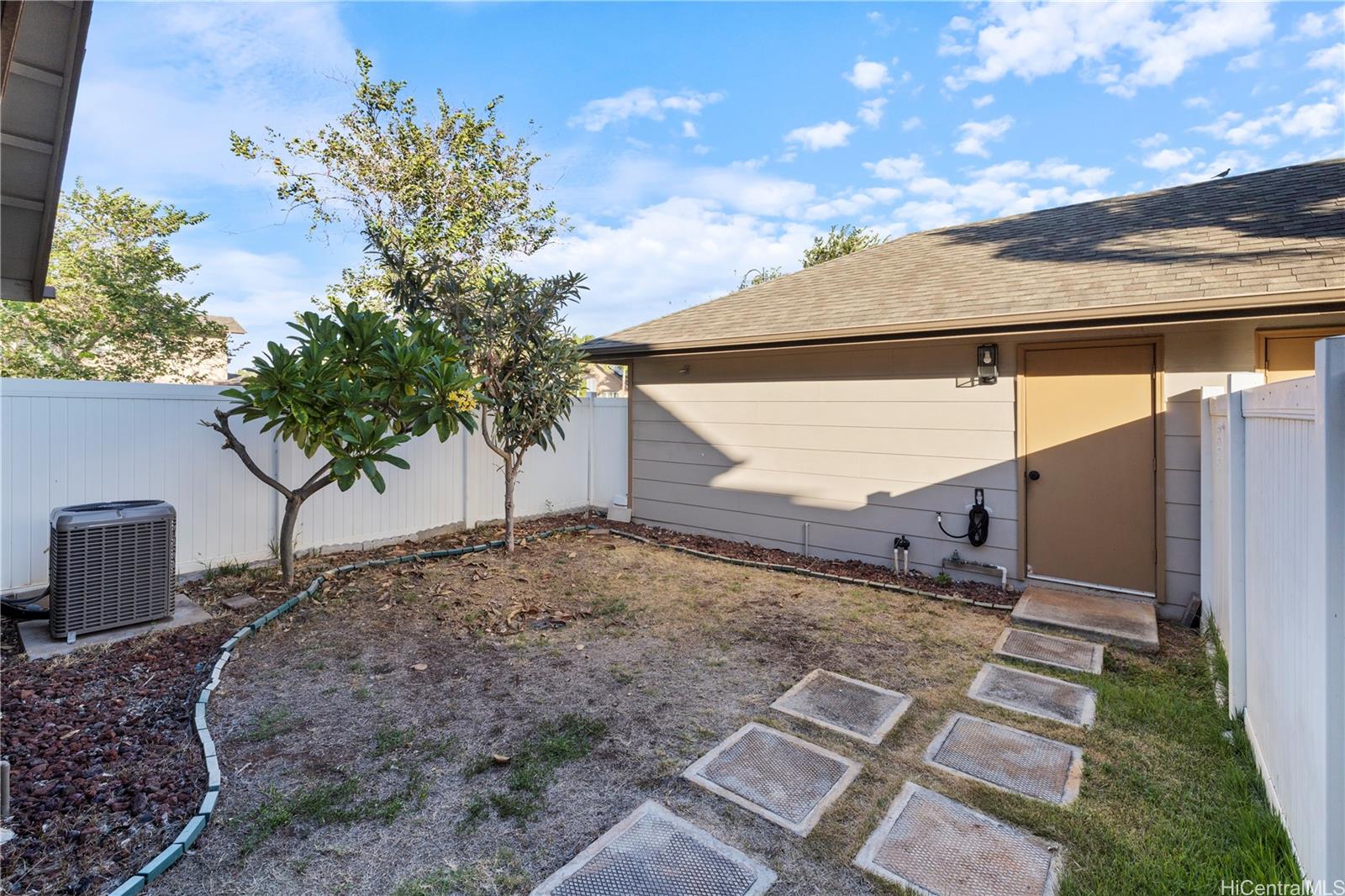 91-2123 Kaioli Street townhouse # 3001, Ewa Beach, Hawaii - photo 14 of 21