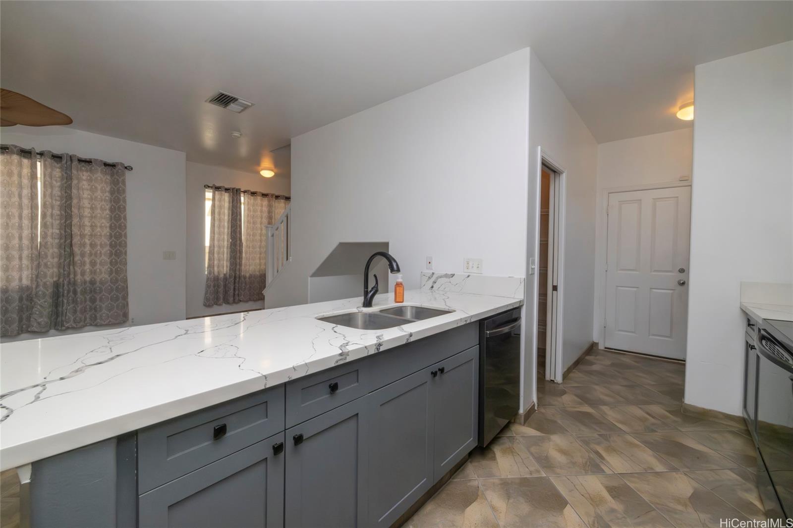 91-2210  Kanela Street Ewa Gen Montecito/tuscany, Ewaplain home - photo 5 of 25