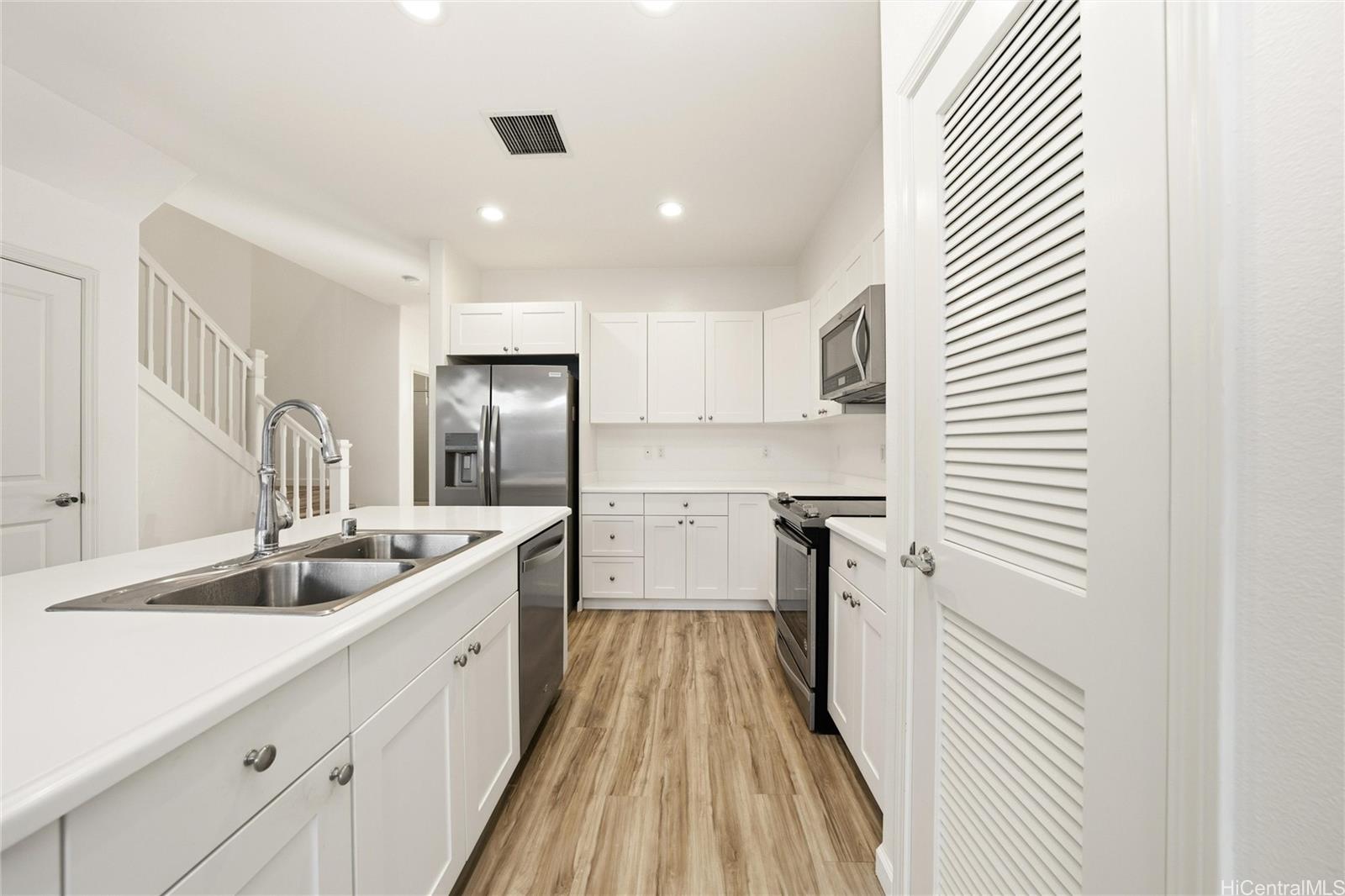 91-2220 Kaiwawalo St Ewa Beach - Rental - photo 5 of 25