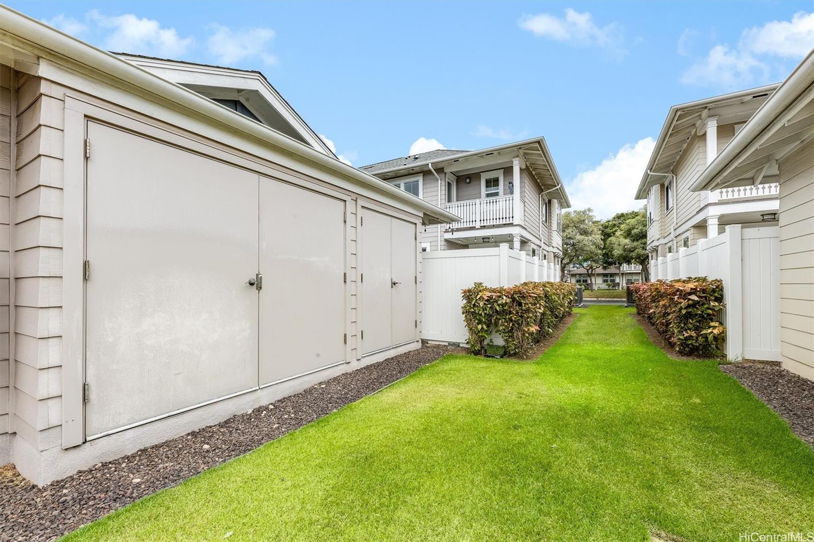 91-2220 Kaiwawalo Street townhouse # 8801, Ewa Beach, Hawaii - photo 3 of 24