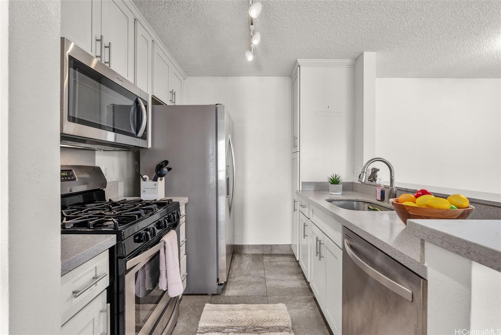 Sun Rise condo # 9G, Ewa Beach, Hawaii - photo 19 of 24