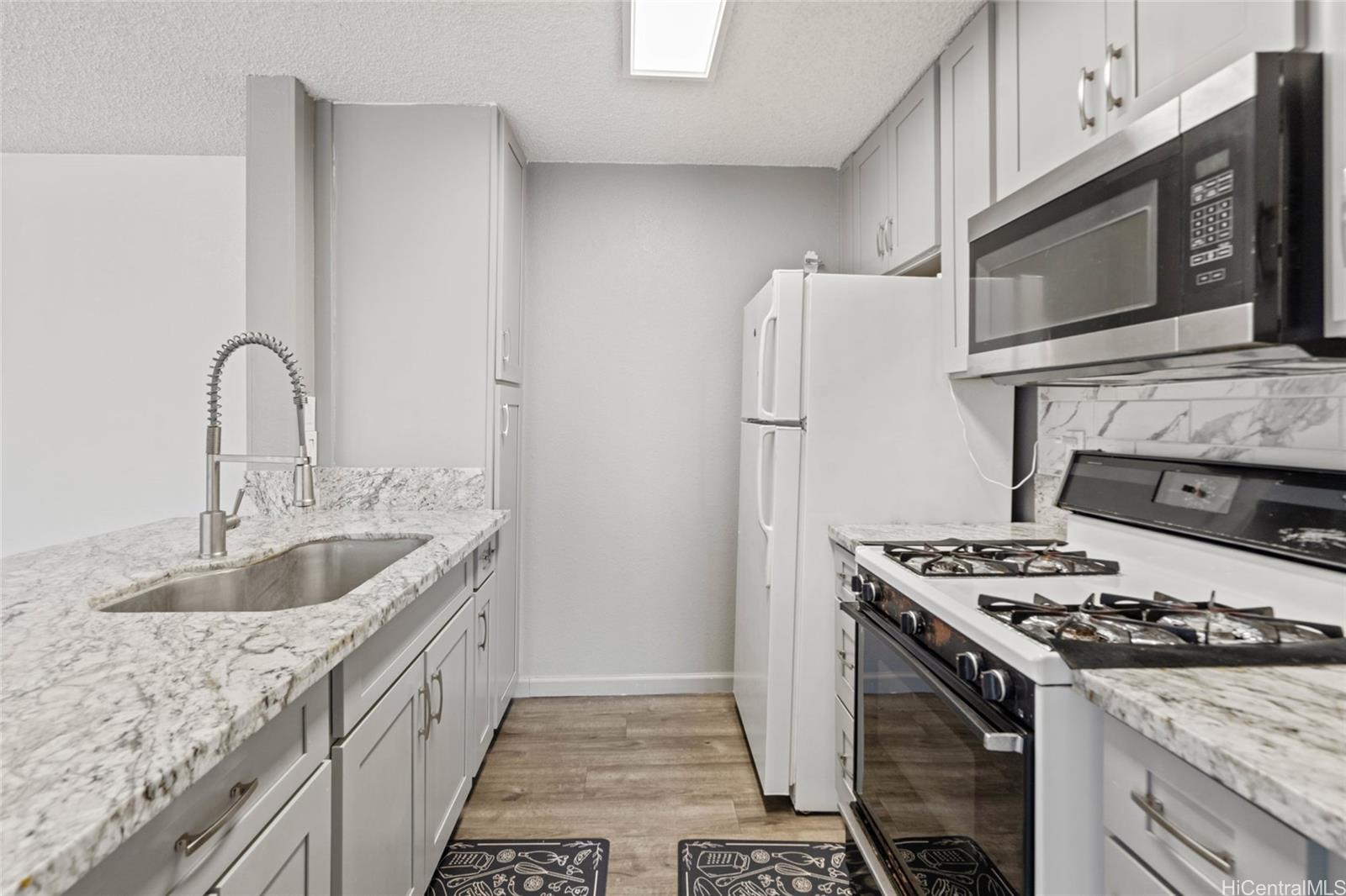 Sun Rise condo # 1C, Ewa Beach, Hawaii - photo 6 of 25