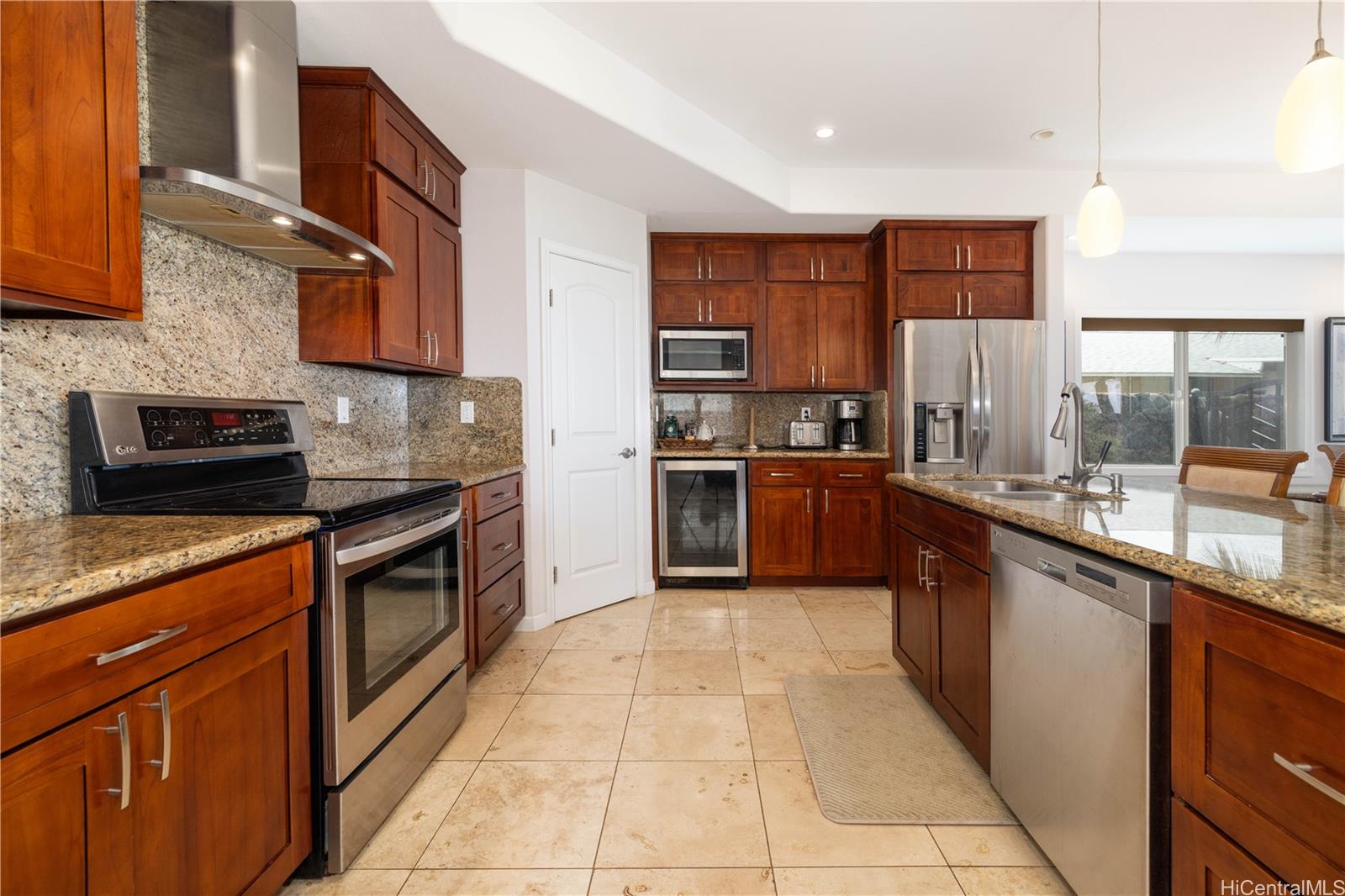 91-311  Ewa Beach Rd Ewa Beach, Ewaplain home - photo 3 of 24