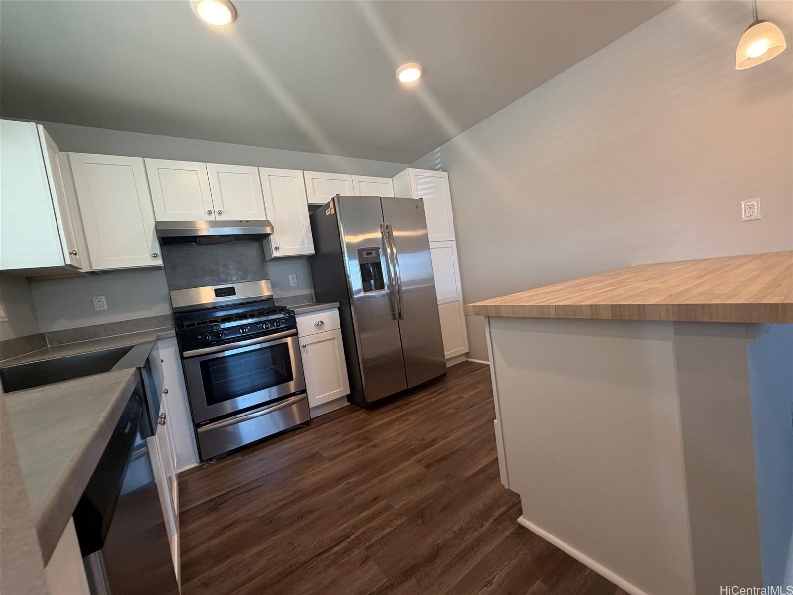 91-3411 Apiapi St Ewa Beach - Rental - photo 2 of 7