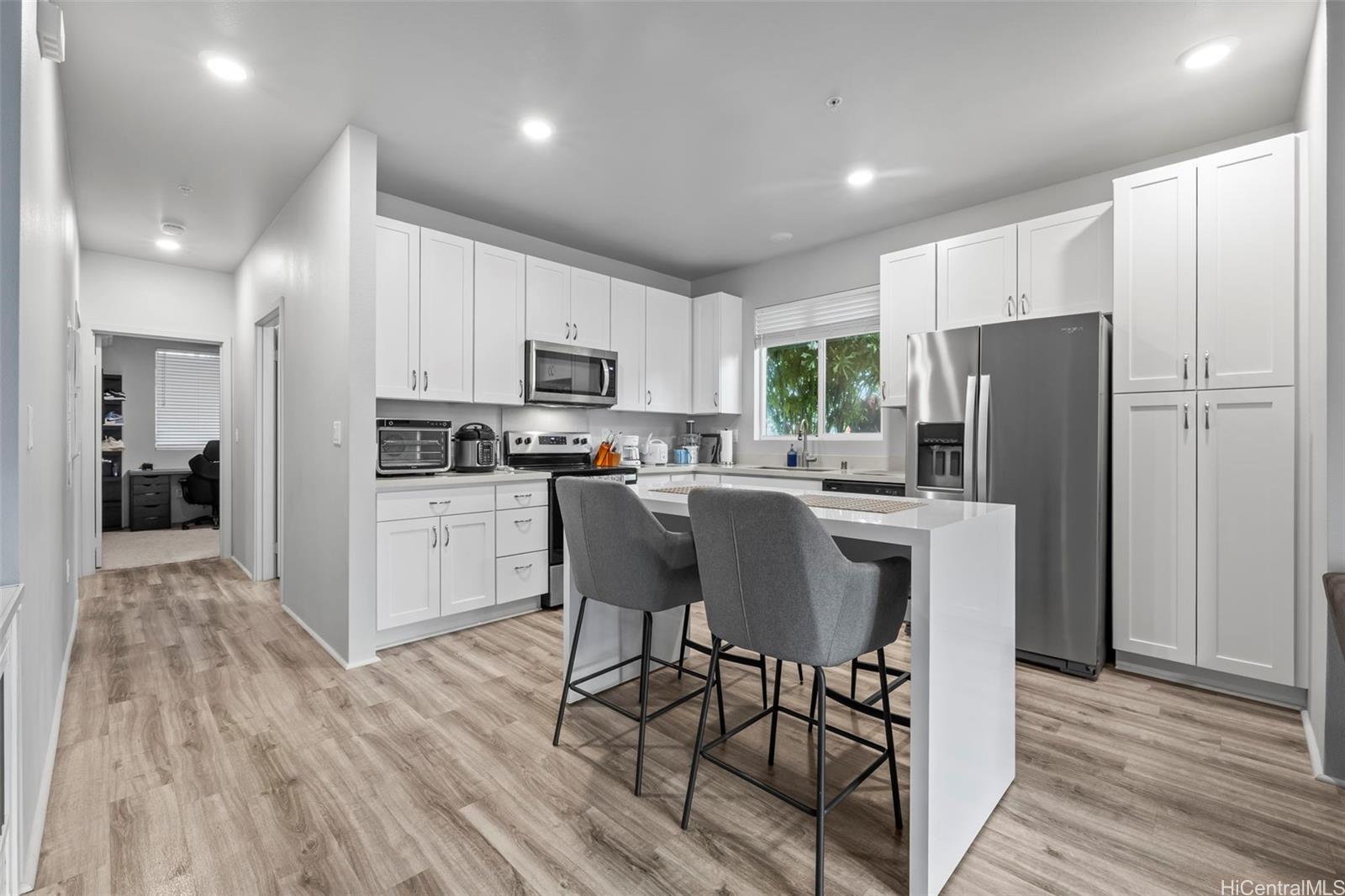 Hoopili townhouse # 812, Ewa Beach, Hawaii - photo 2 of 15