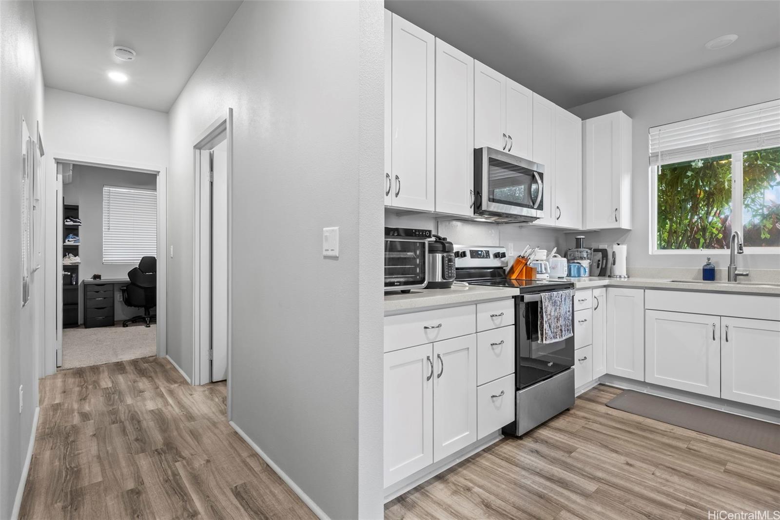 Hoopili townhouse # 812, Ewa Beach, Hawaii - photo 5 of 15