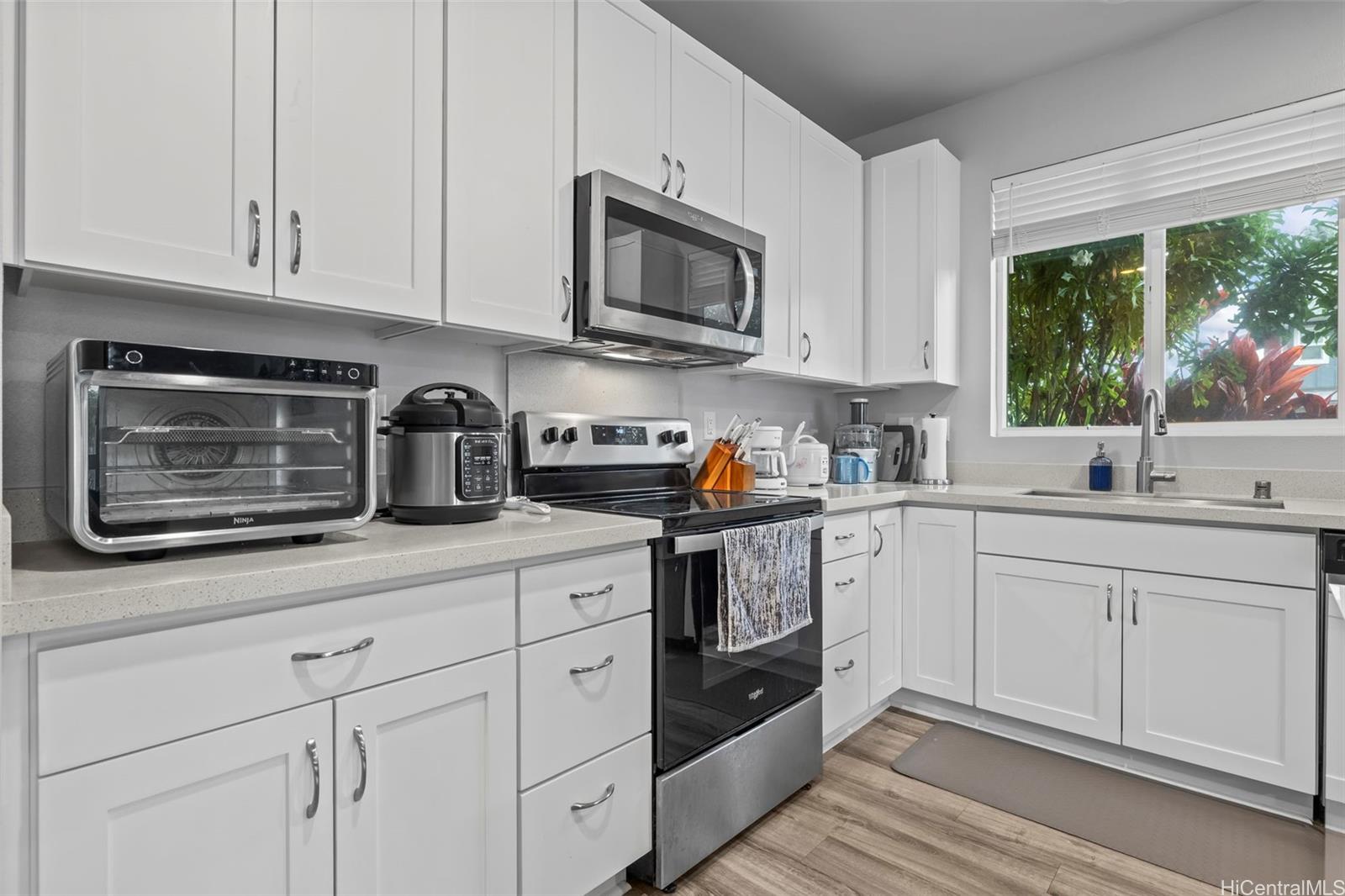 Hoopili townhouse # 812, Ewa Beach, Hawaii - photo 6 of 15