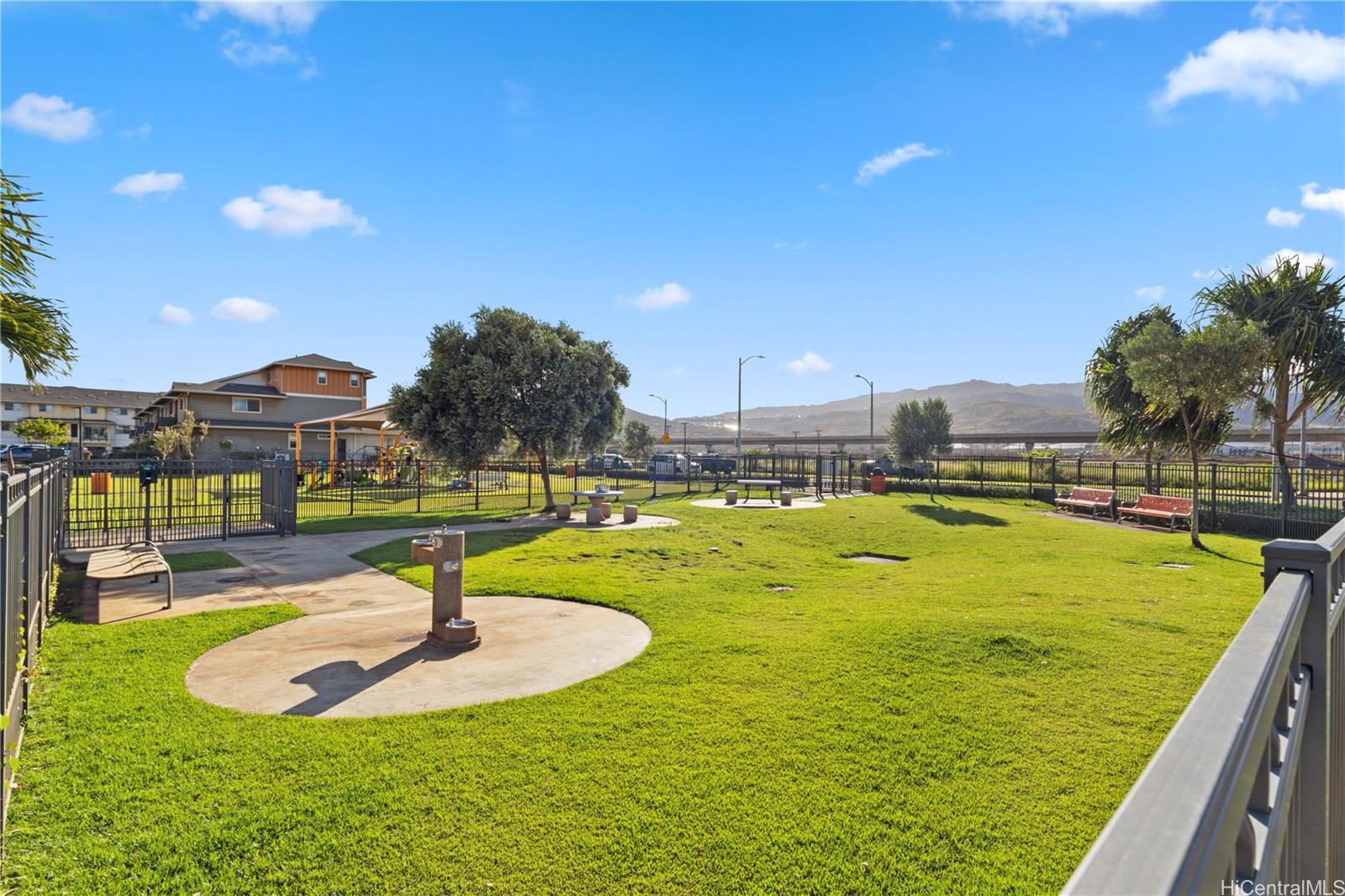 91-3575 Kauluakoko Streets townhouse # 1202, Ewa Beach, Hawaii - photo 23 of 25