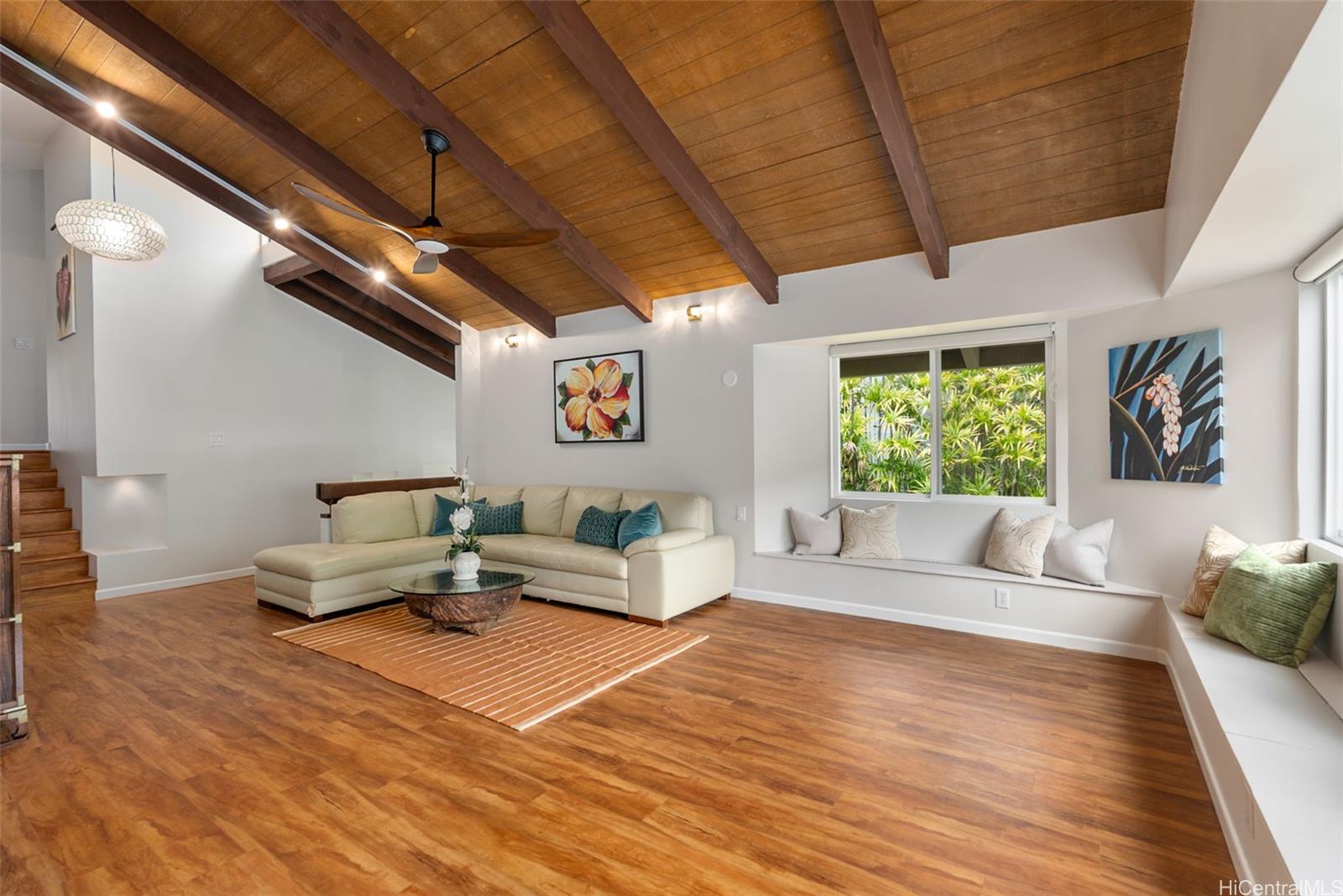 914  Kahena Street Hahaione-upper, Hawaii Kai home - photo 3 of 25