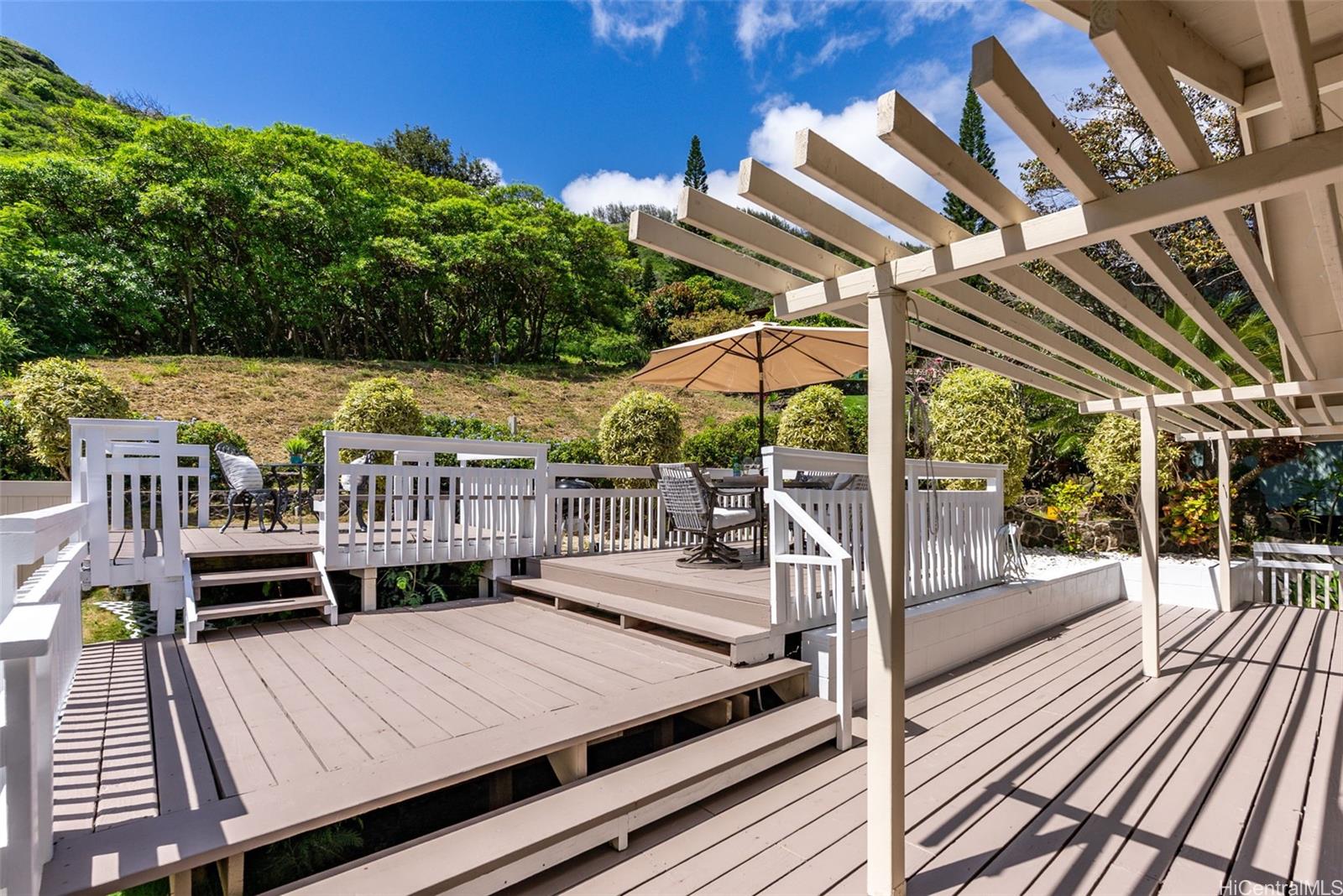 914  Kahena Street Hahaione-upper, Hawaii Kai home - photo 23 of 25