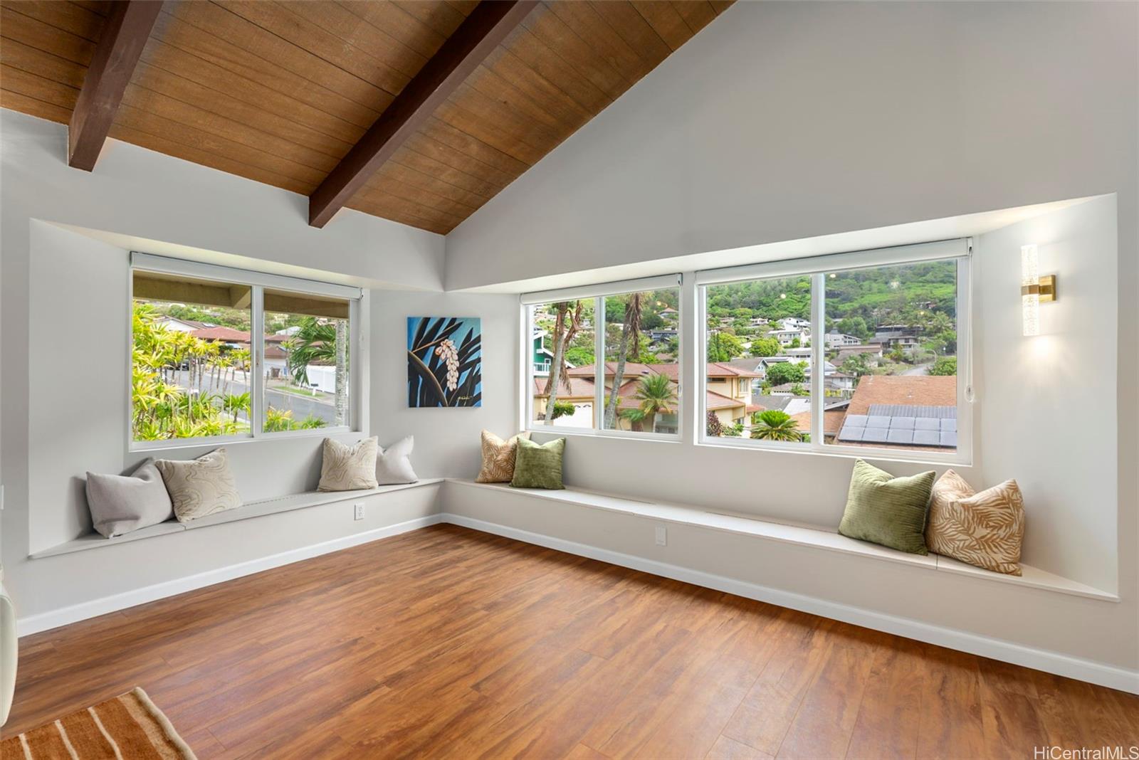 914  Kahena Street Hahaione-upper, Hawaii Kai home - photo 5 of 25