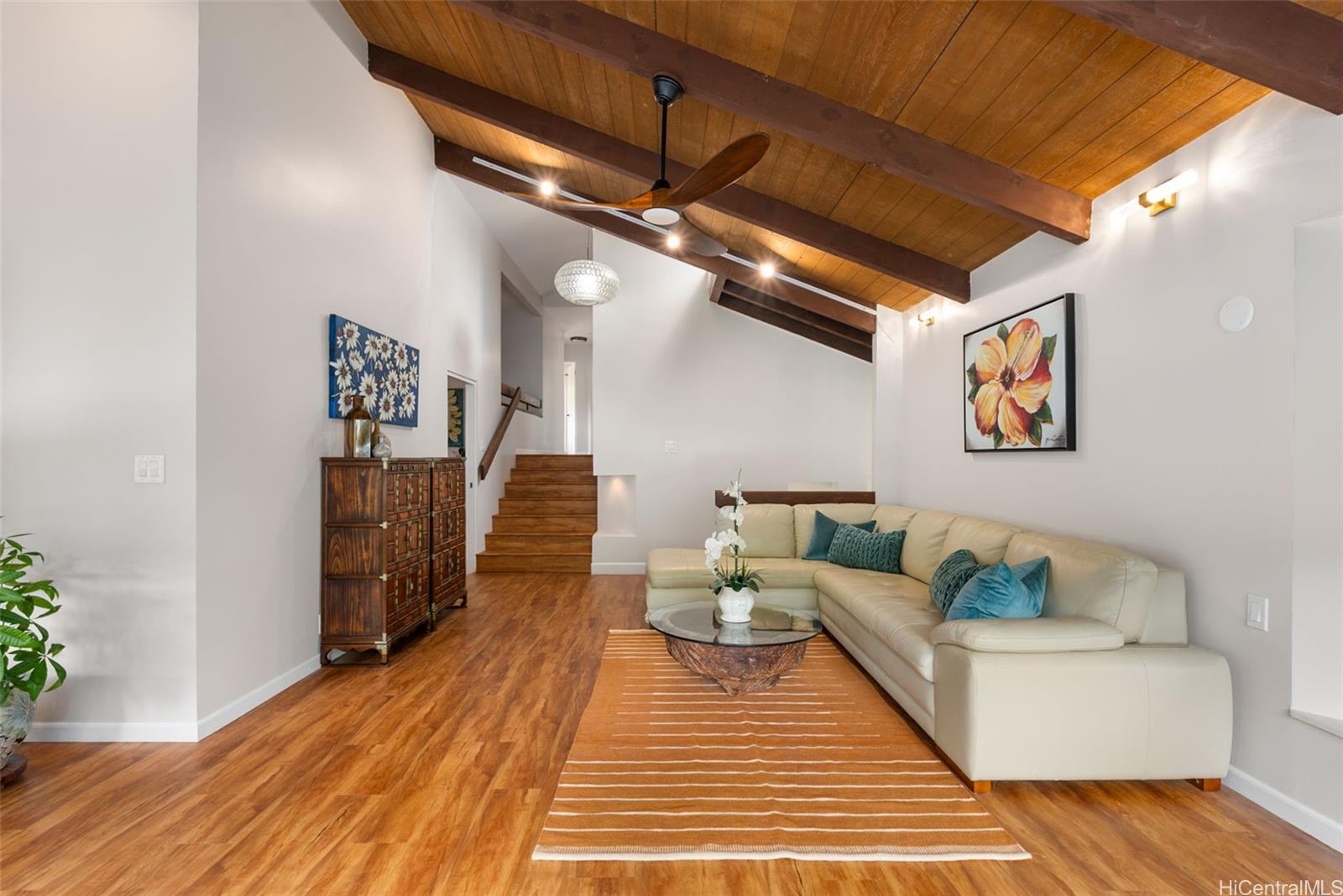 914  Kahena Street Hahaione-upper, Hawaii Kai home - photo 7 of 25